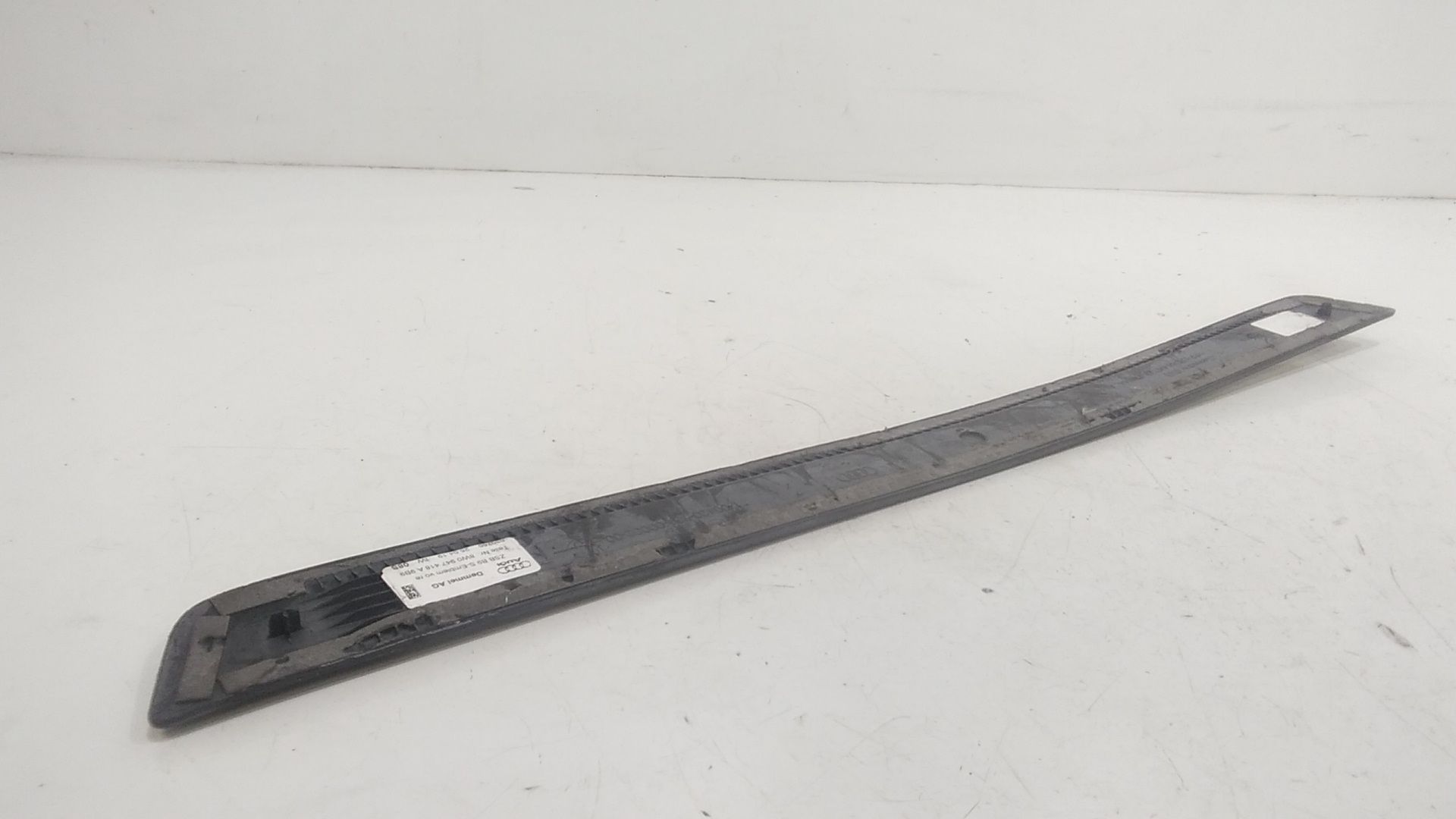 Batticalcagno Anteriore Destro AUDI A4 Avant (8W5)