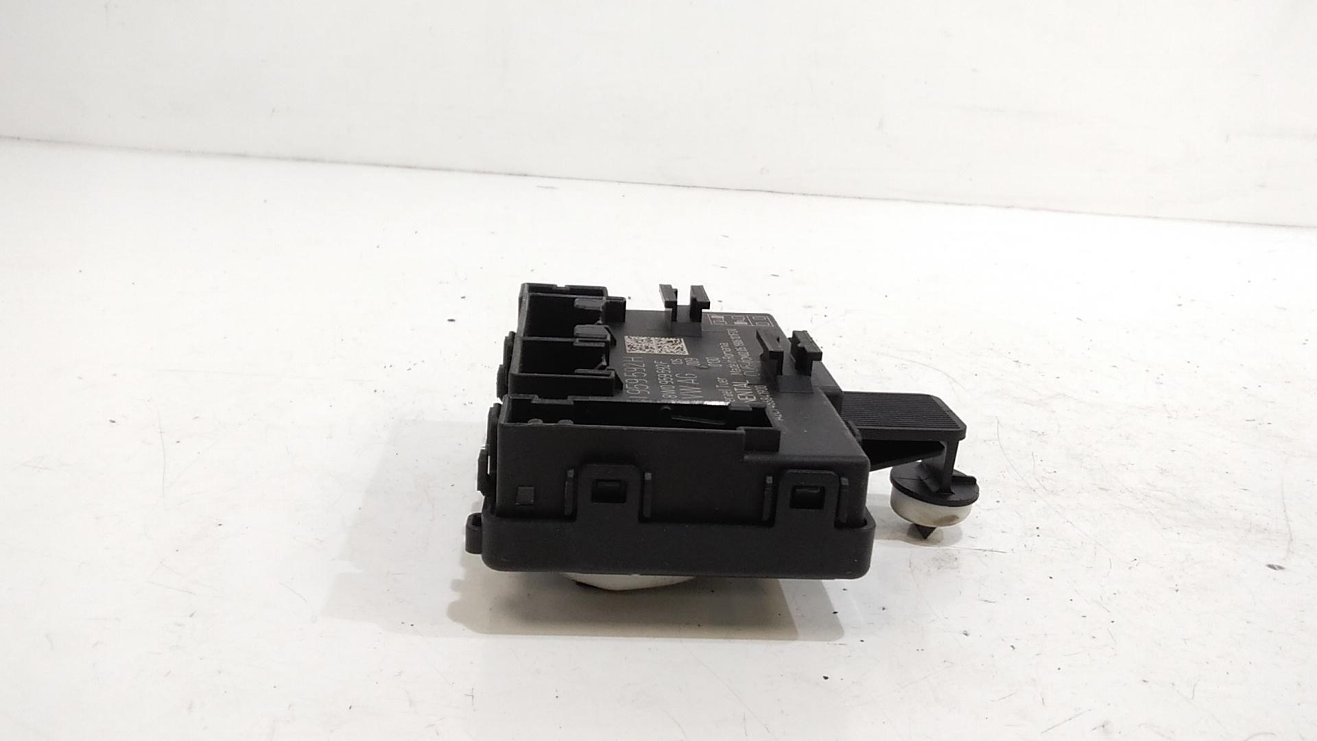 Centralina porta DX passeggero AUDI A4 Avant (8W5)