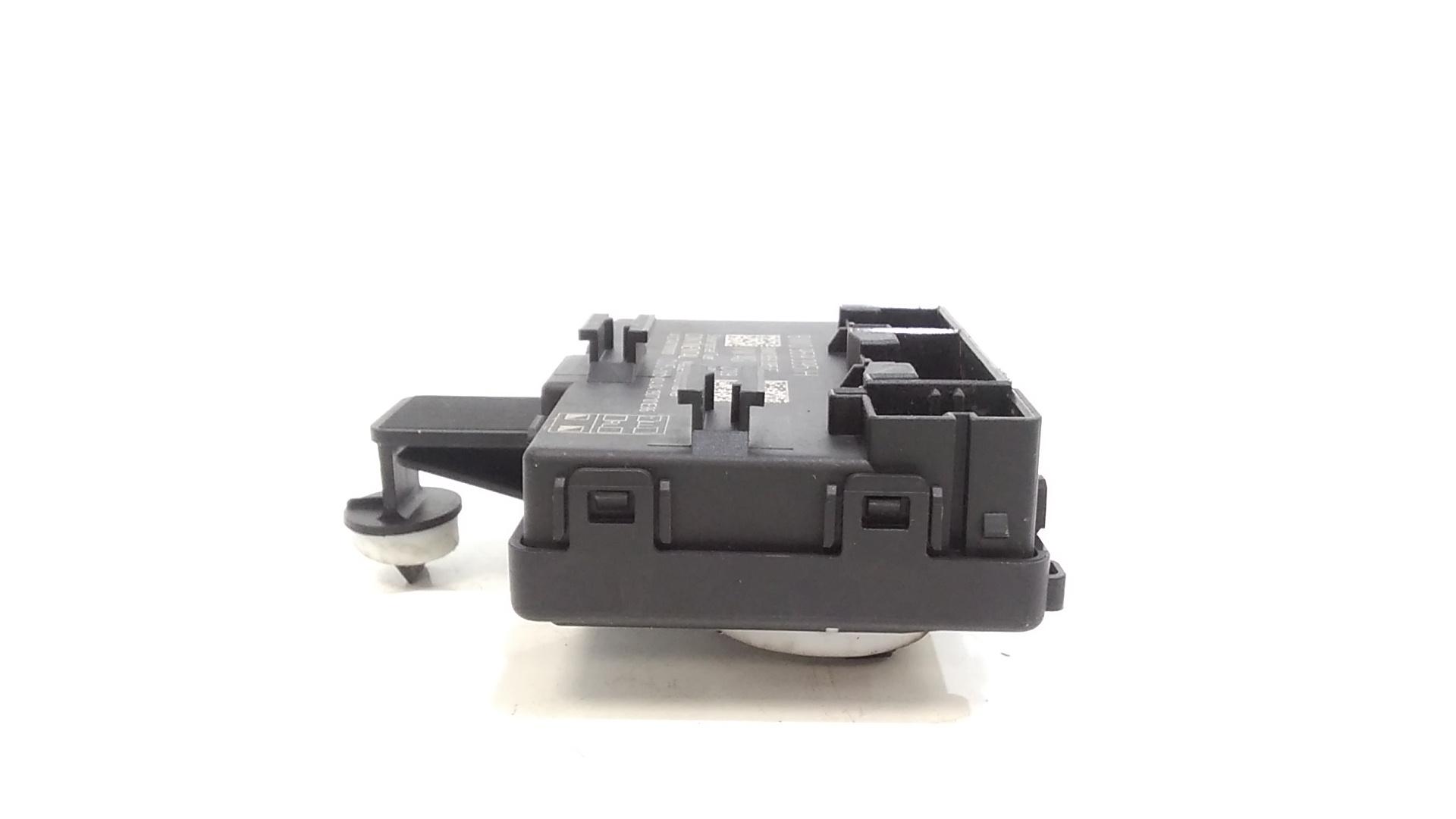 Centralina porta posteriore sx AUDI A4 Avant (8W5)