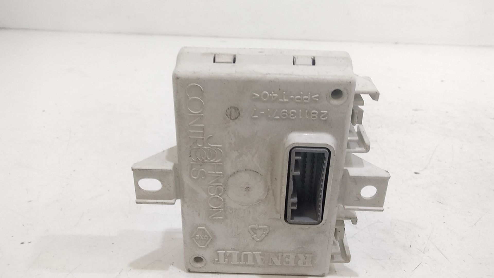 Centralina autoradio RENAULT Clio Serie (08>15)