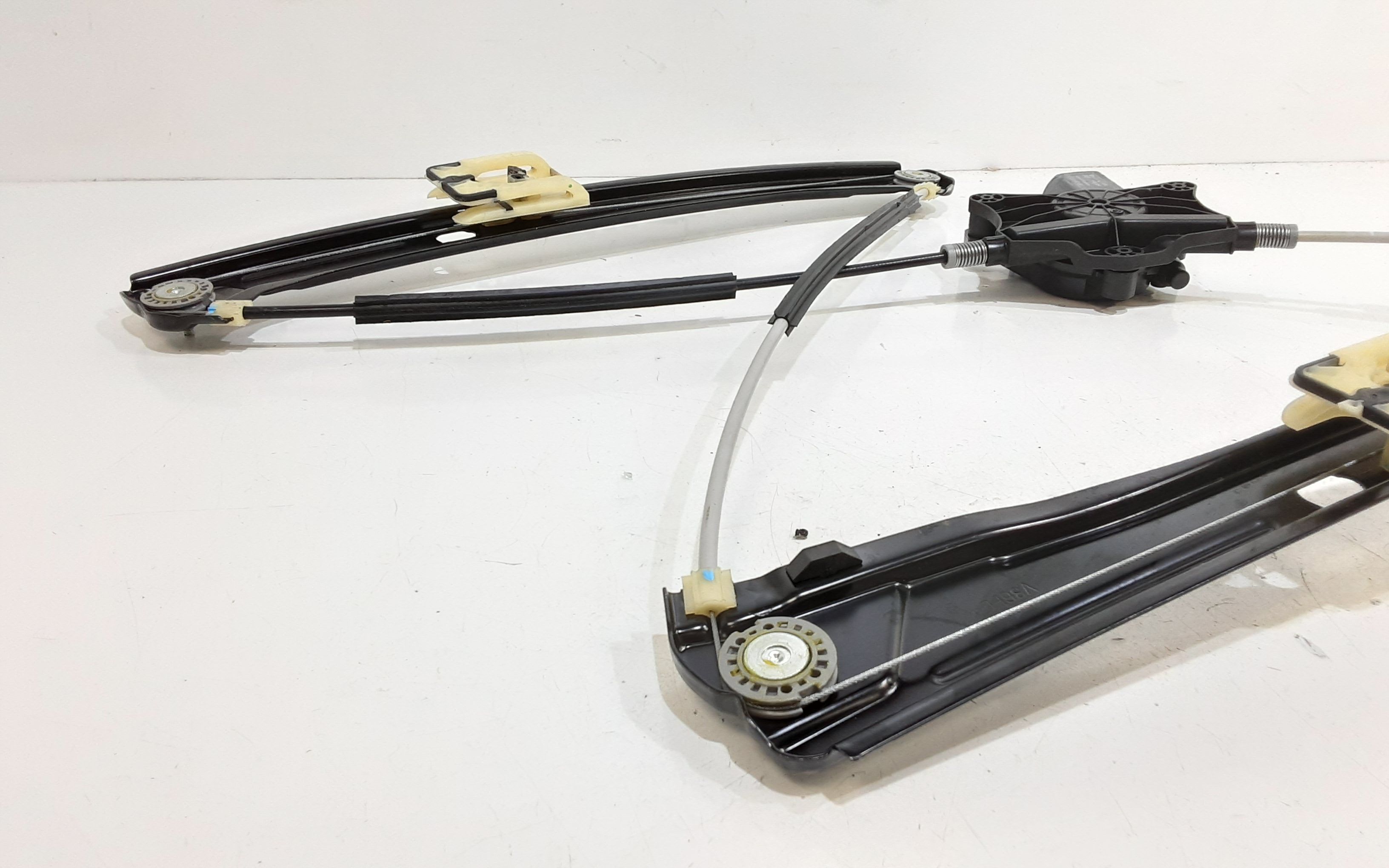 Cremagliera anteriore sinistra Guida VOLKSWAGEN Tiguan Serie