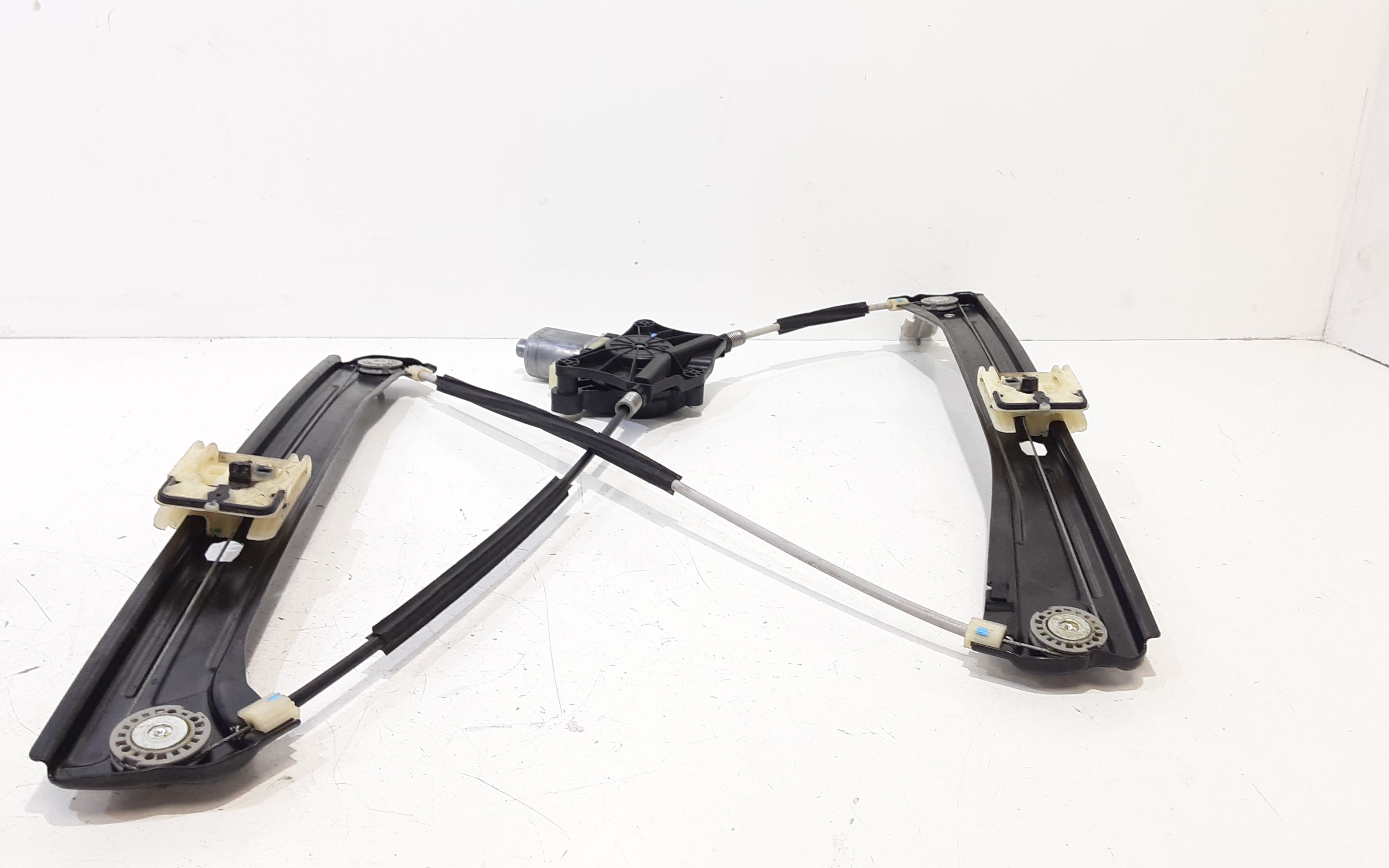 Cremagliera anteriore sinistra Guida VOLKSWAGEN Tiguan Serie