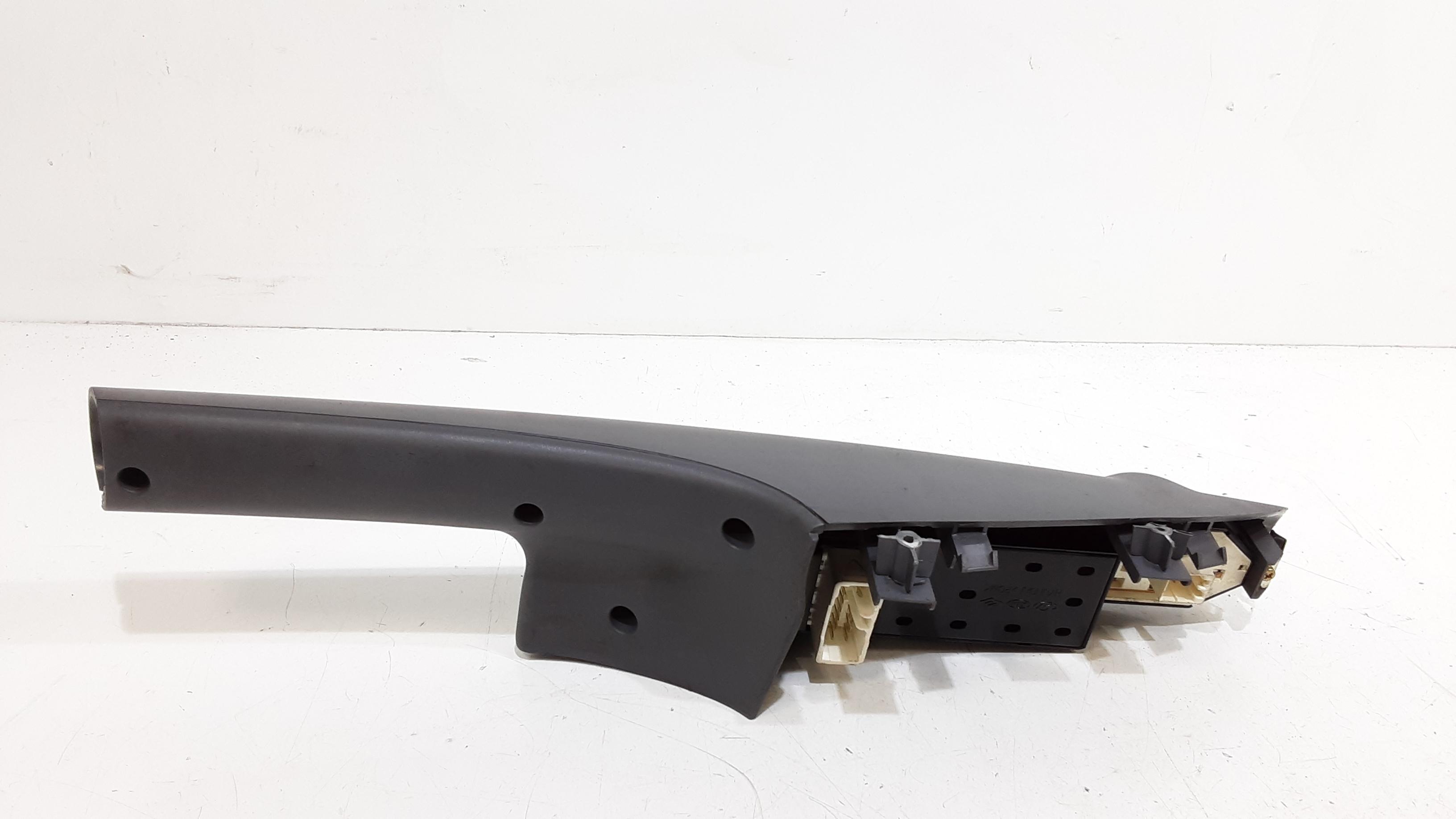 Pulsantiera anteriore sinistra Guida HYUNDAI Tucson  Serie (04>09)