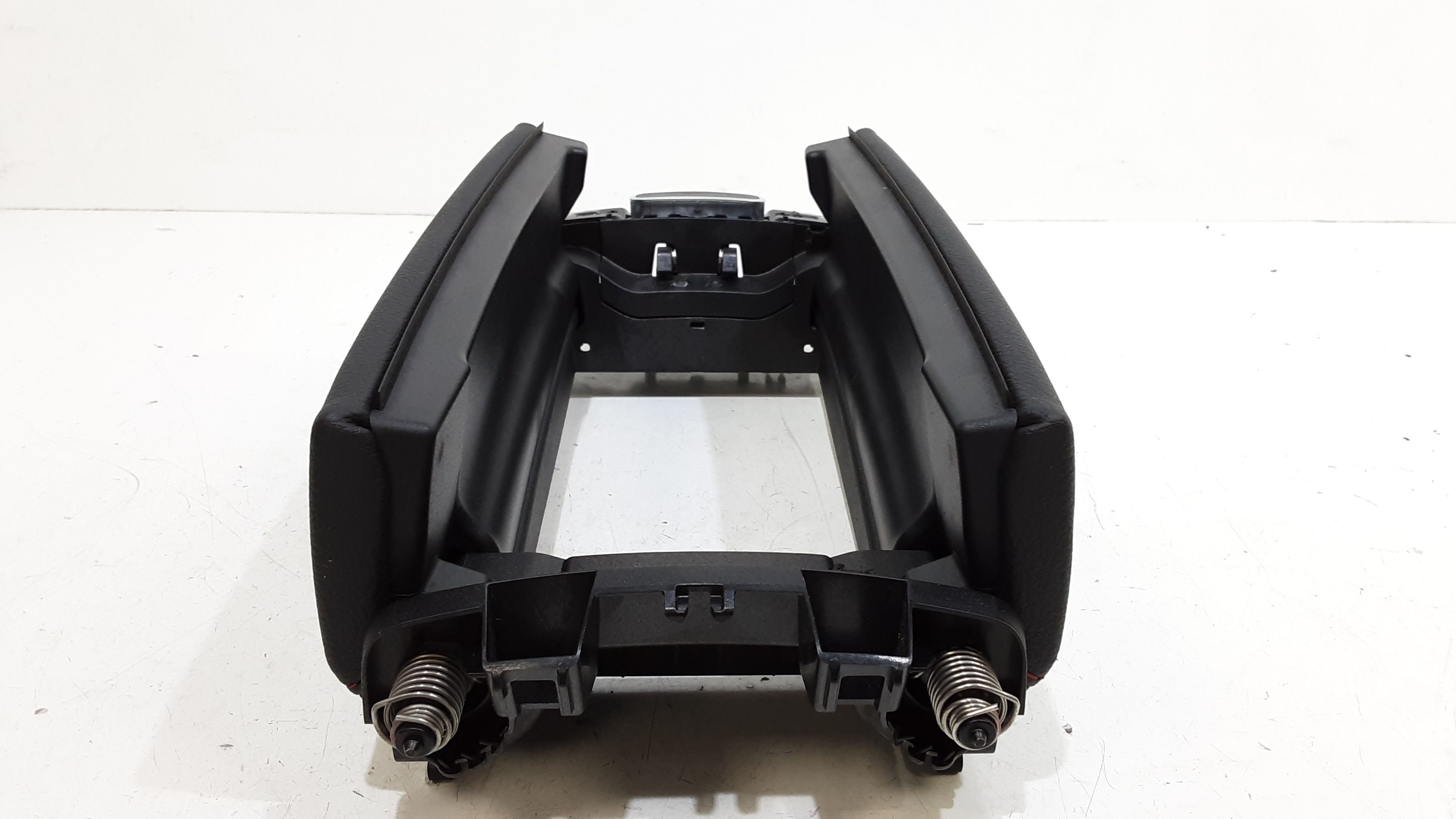 Bracciolo centrale MERCEDES CLA Coup (C118) (19>)