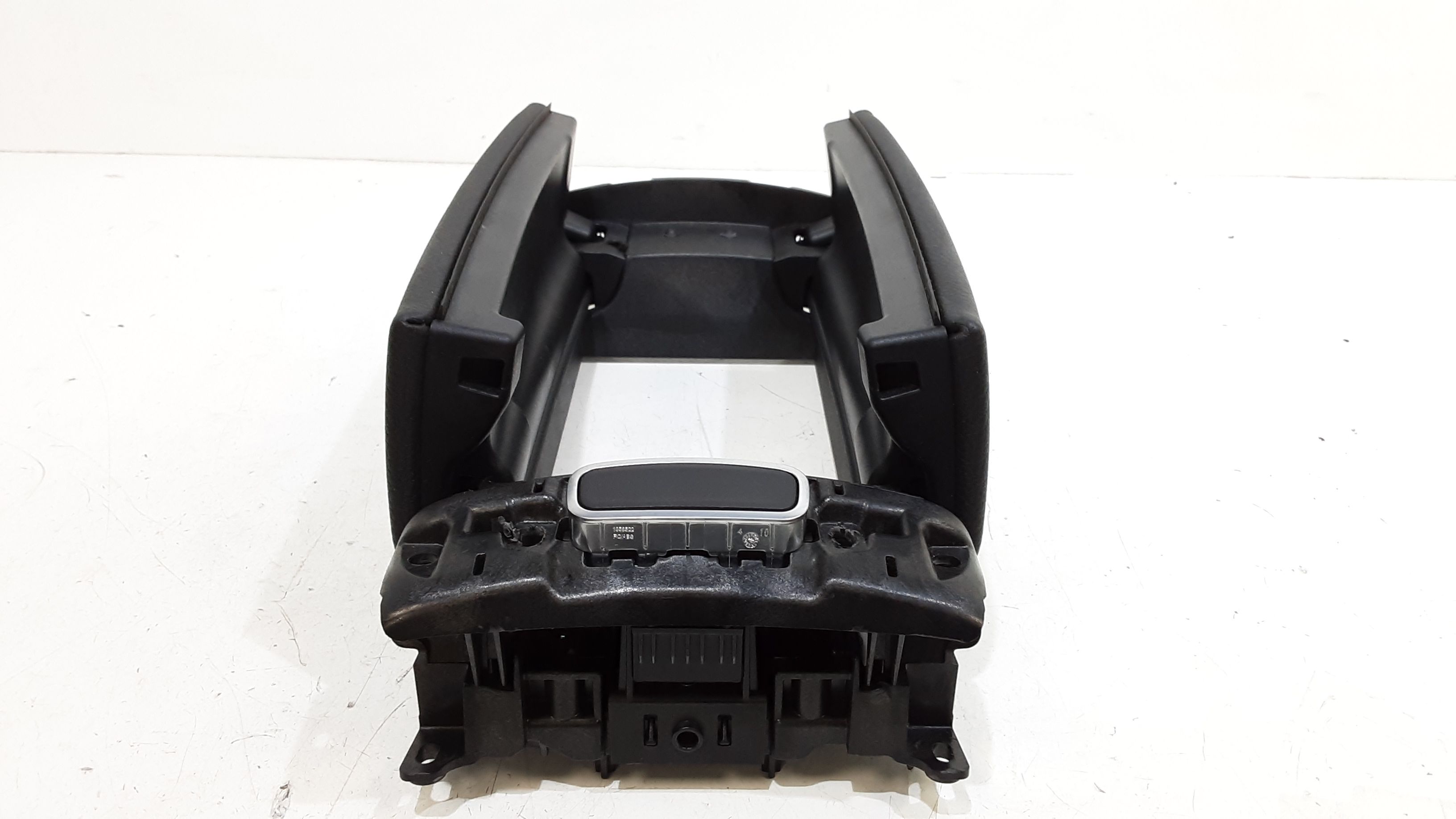 Bracciolo centrale MERCEDES CLA Coup (C118) (19>)