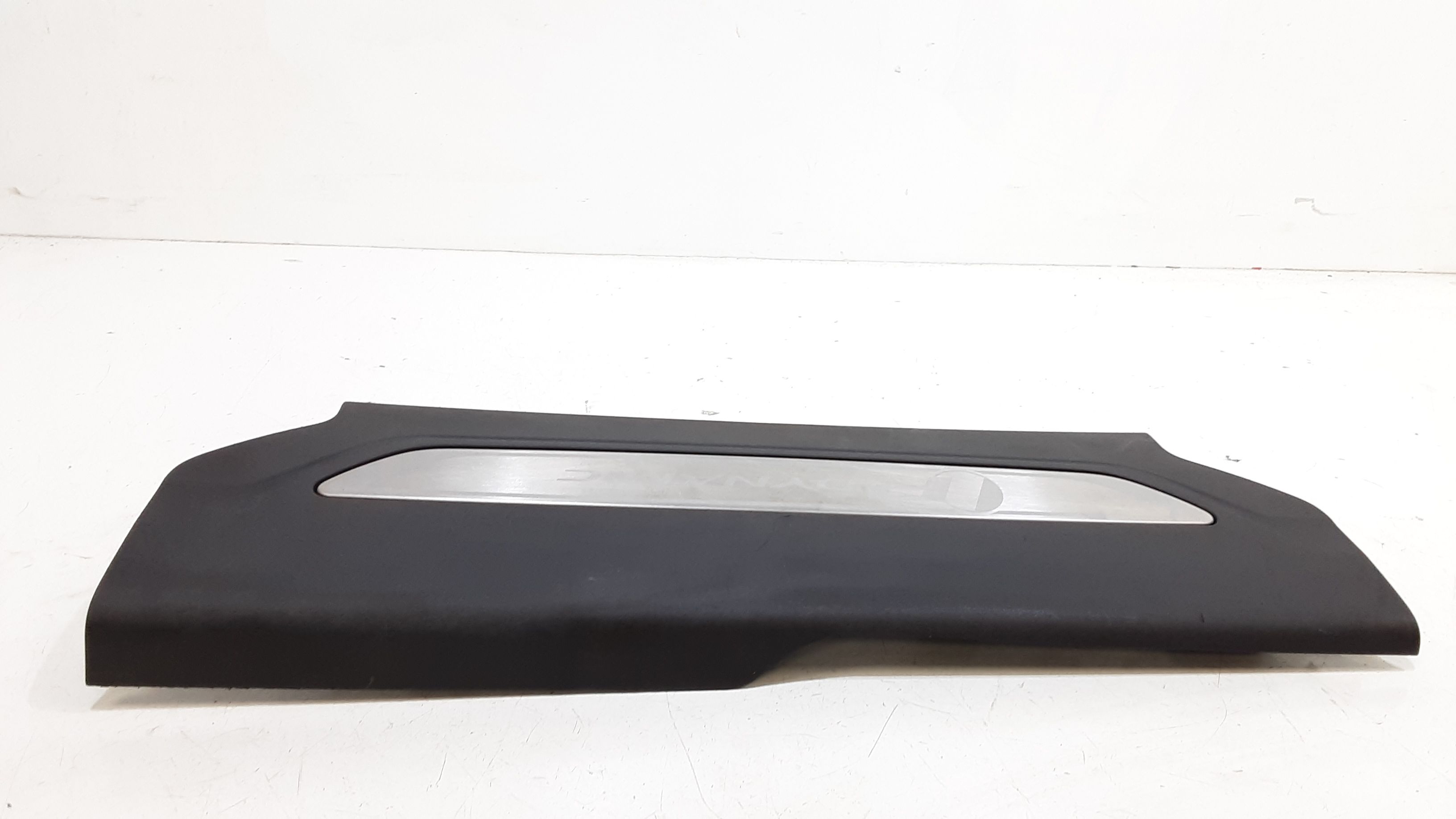 Batticalcagno Anteriore Destro LAND ROVER Range Rover Velar (17>)