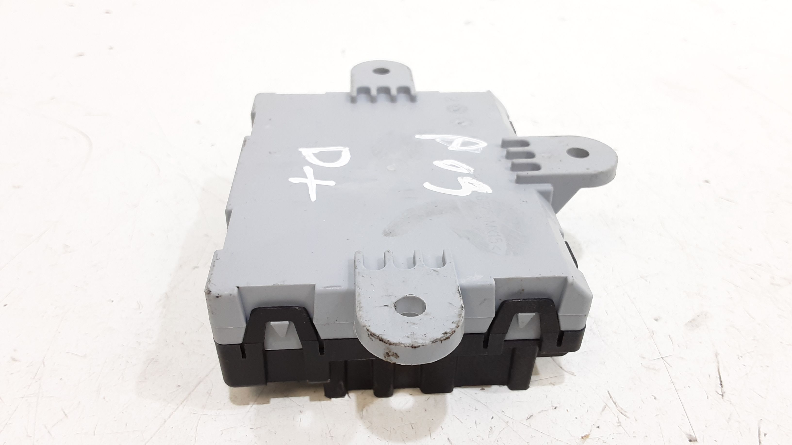 Centralina porta posteriore dx LAND ROVER Range Rover Velar (17>)