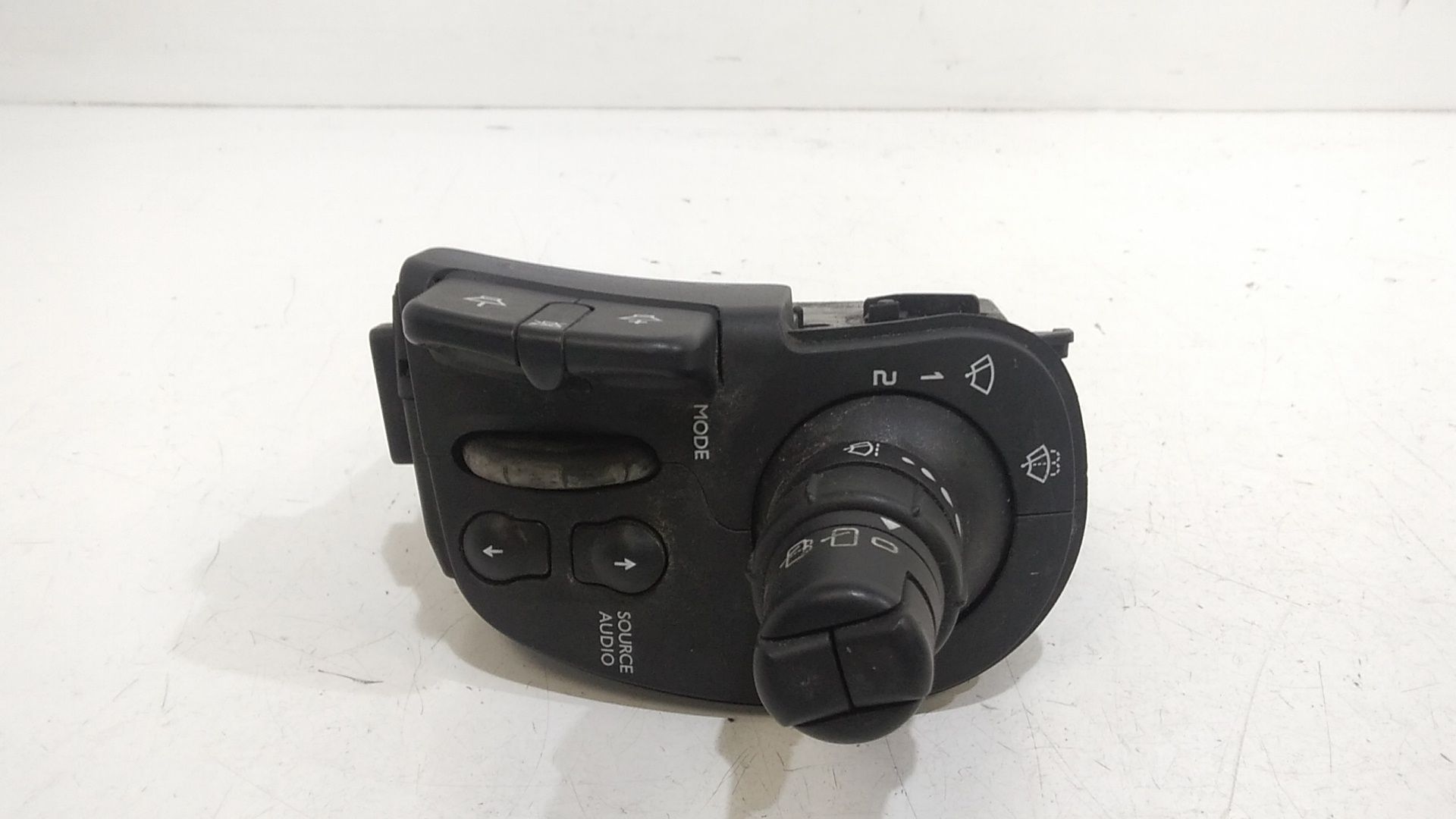 Devioluci destro RENAULT Clio Serie (04>08)