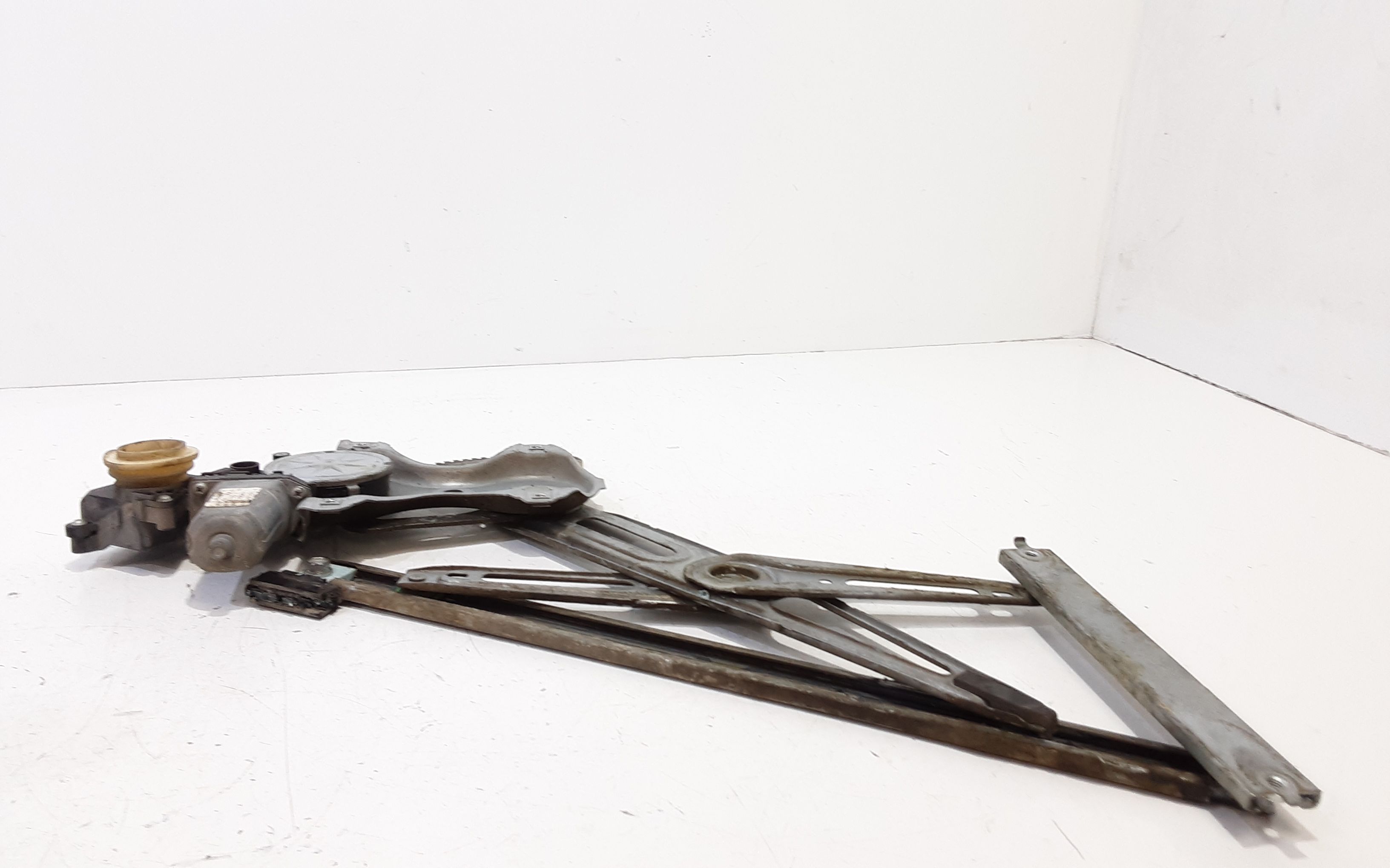 Cremagliera anteriore sinistra Guida TOYOTA Yaris 3 Serie