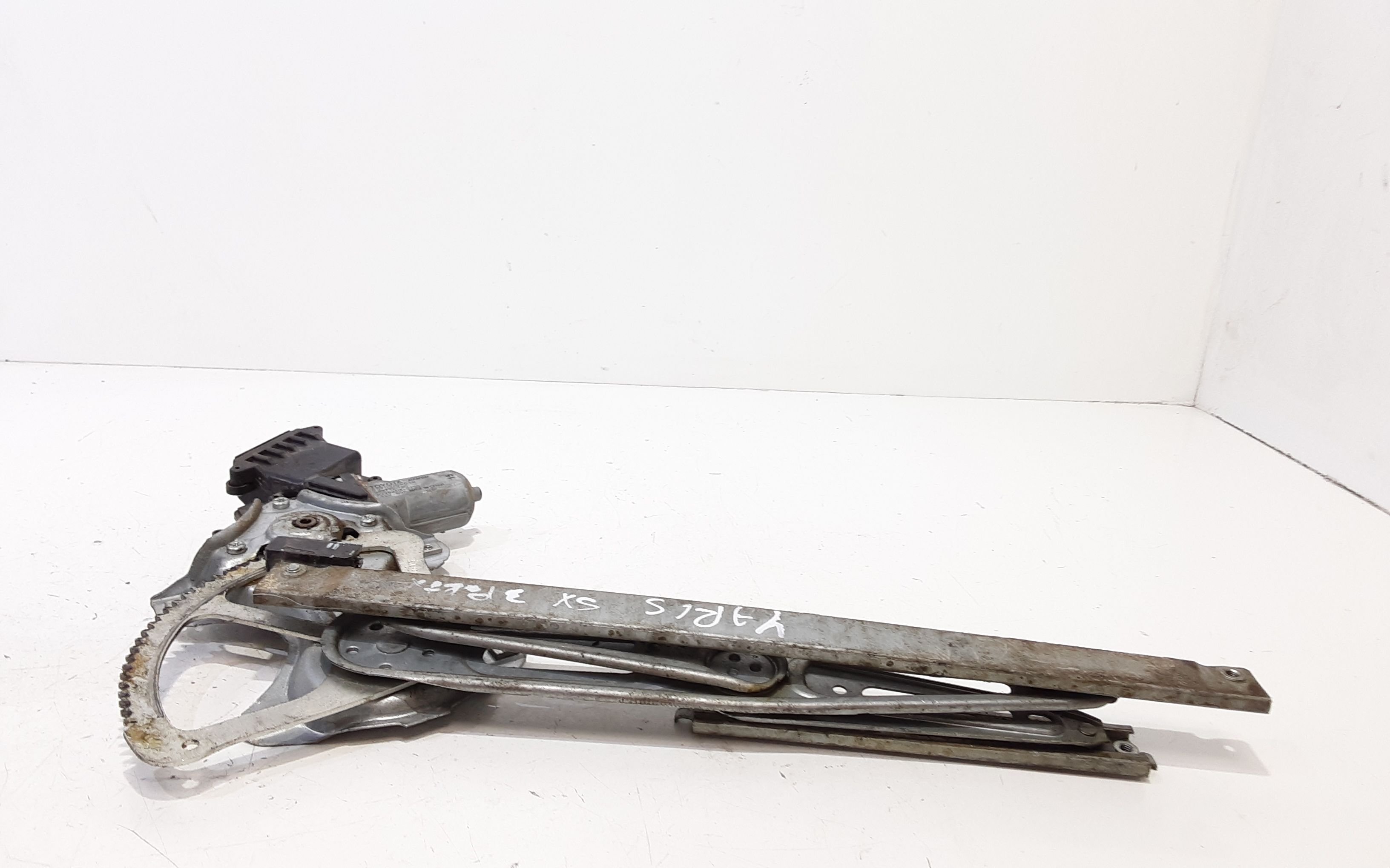 Cremagliera anteriore sinistra Guida TOYOTA Yaris 3 Serie