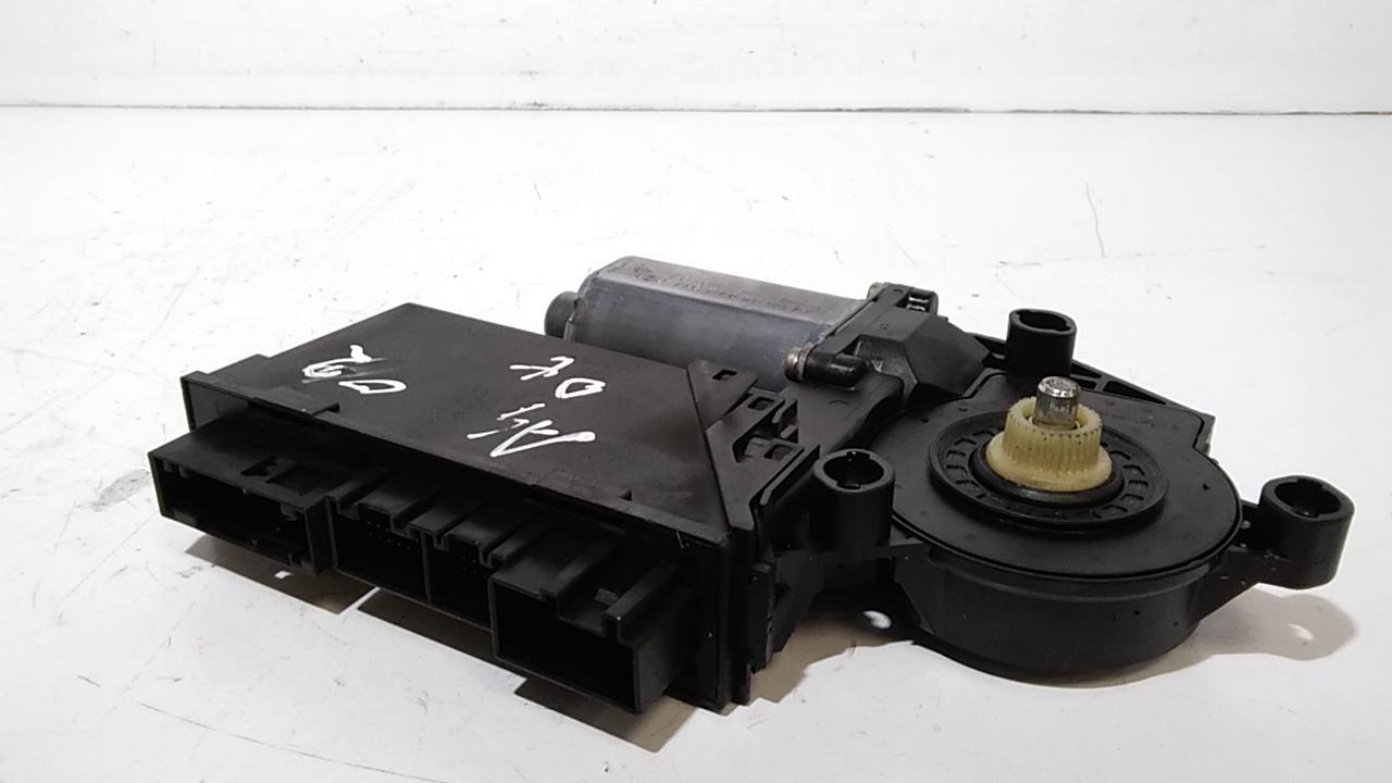 Motorino Alzavetro anteriore destra AUDI A4 Avant (8E) 1 serie