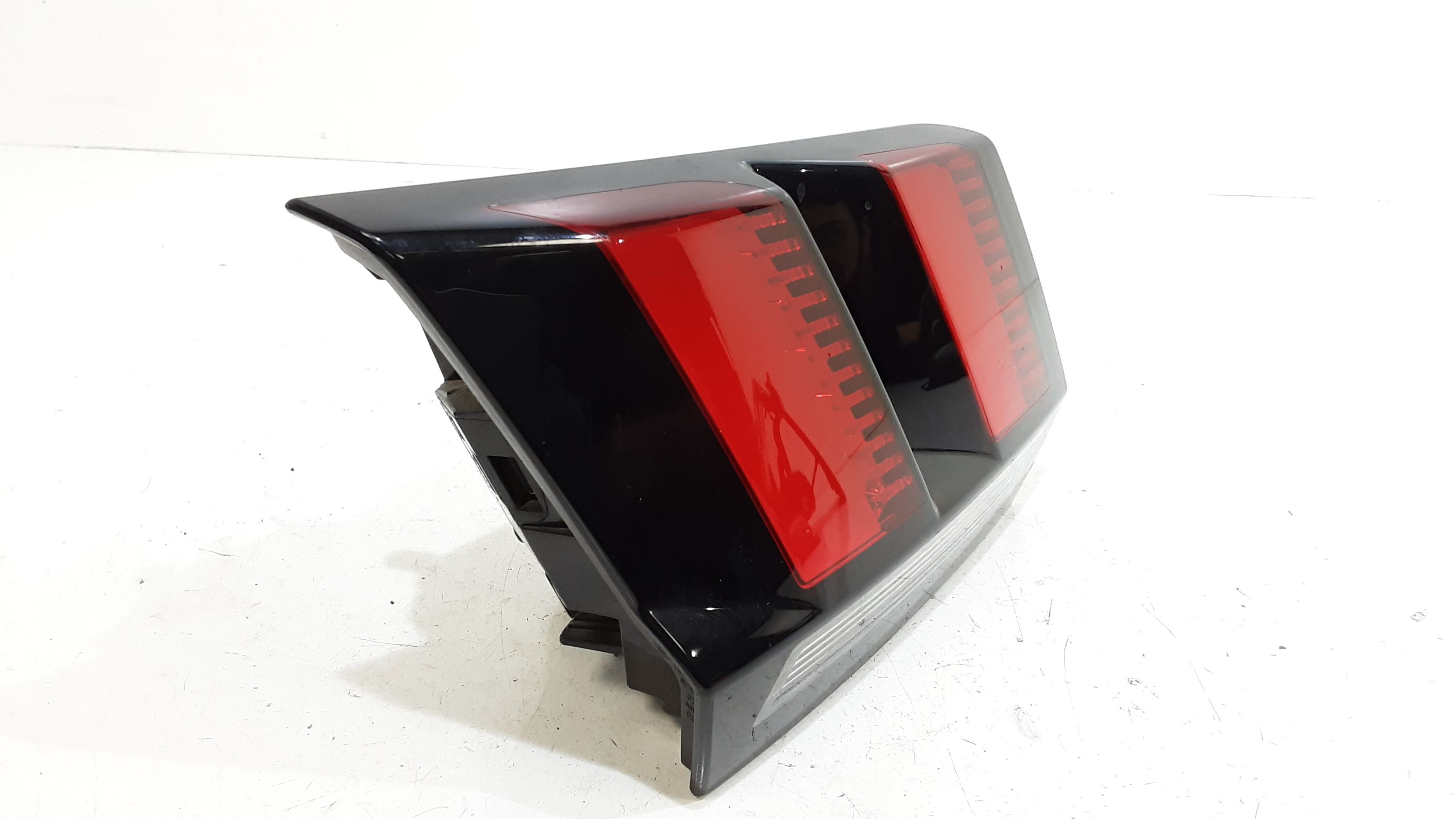 Stop Posteriore Sinistro Integrato nel Portello PEUGEOT 3008 GT Line (17>)