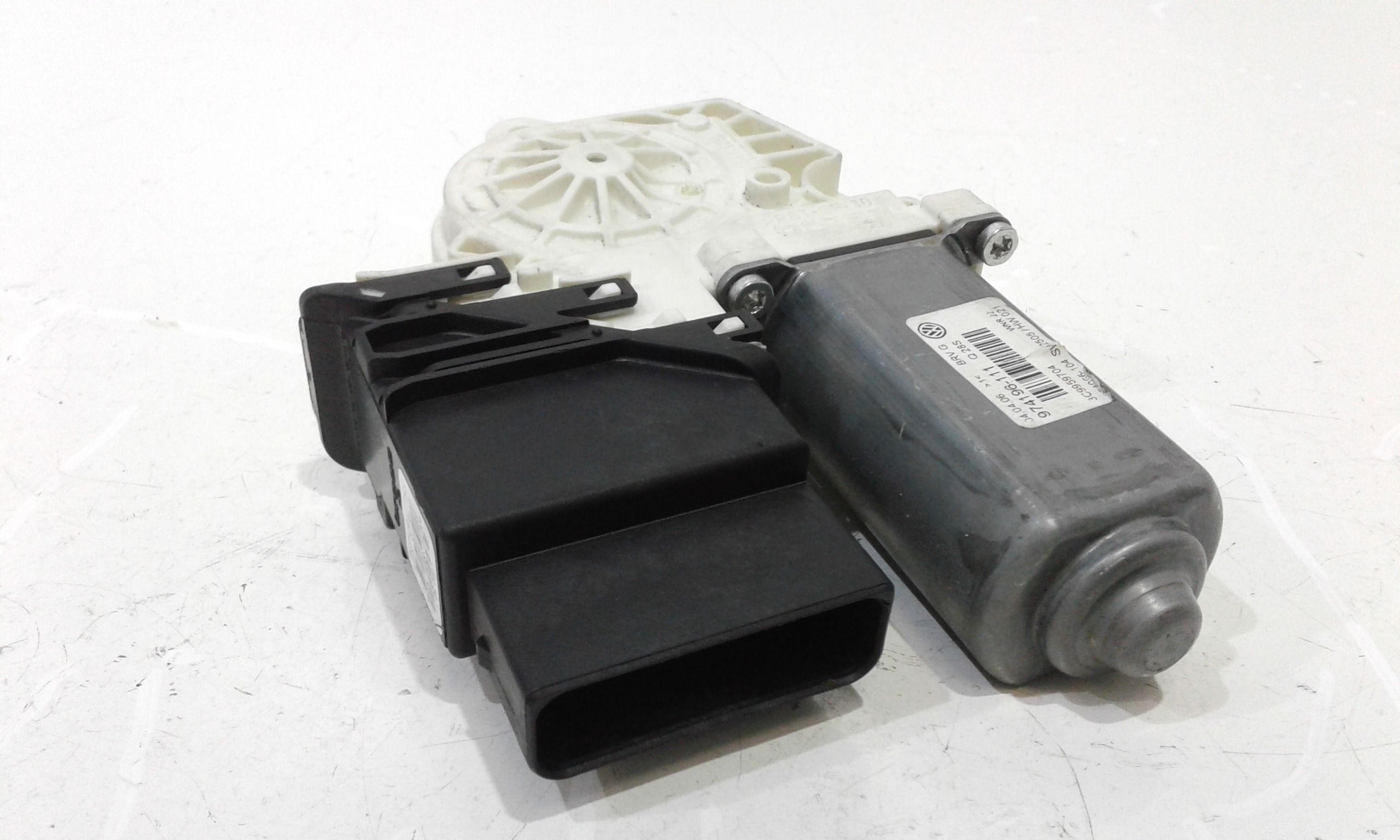 Motorino Alzavetro posteriore destra VOLKSWAGEN Passat Variant 4 Serie