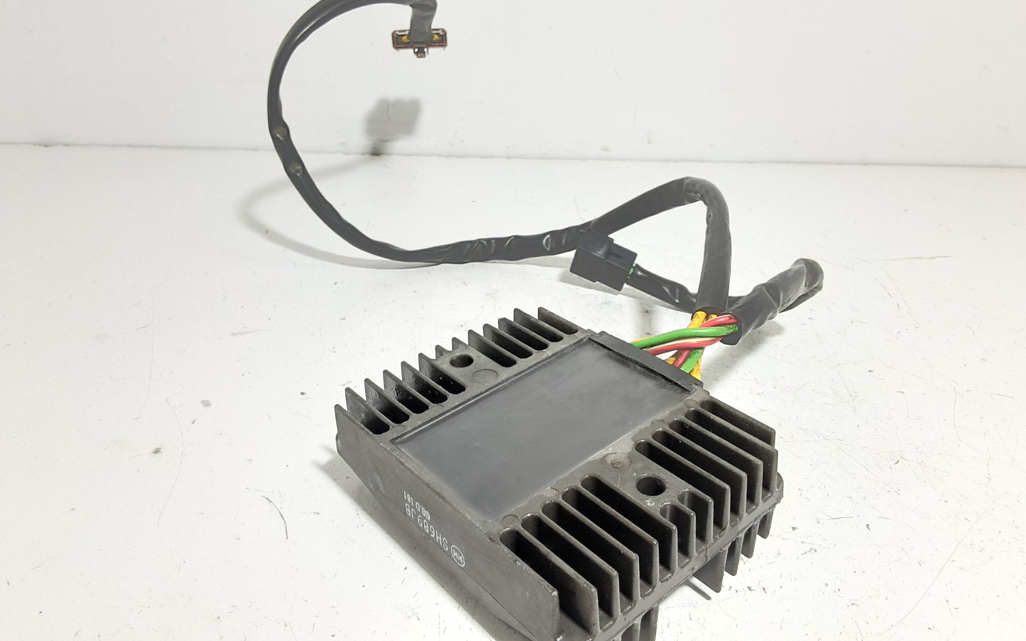 Regolatore tensione PIAGGIO Vespa 300cc GTS Sport (08>16)