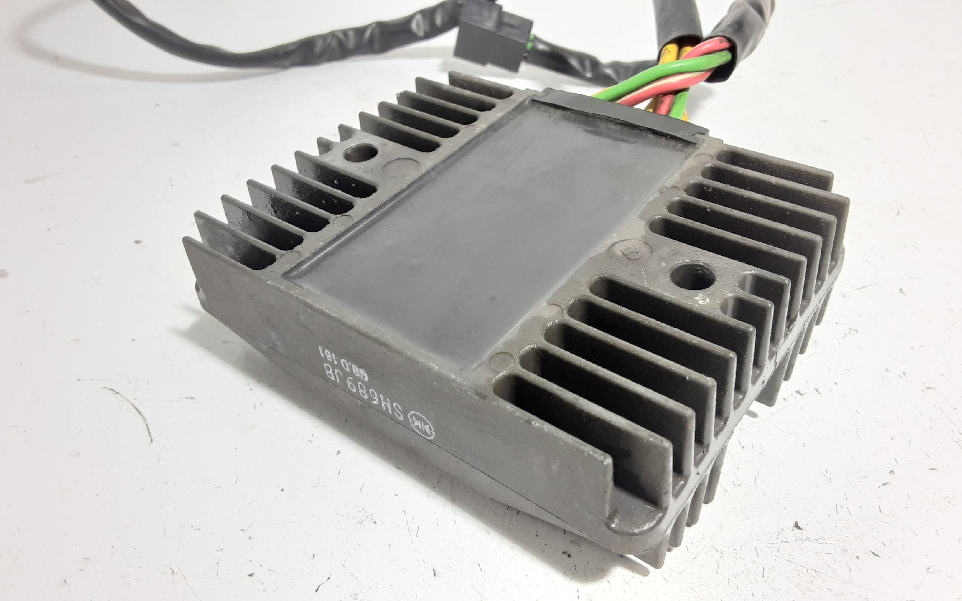 Regolatore tensione PIAGGIO Vespa 300cc GTS Sport (08>16)