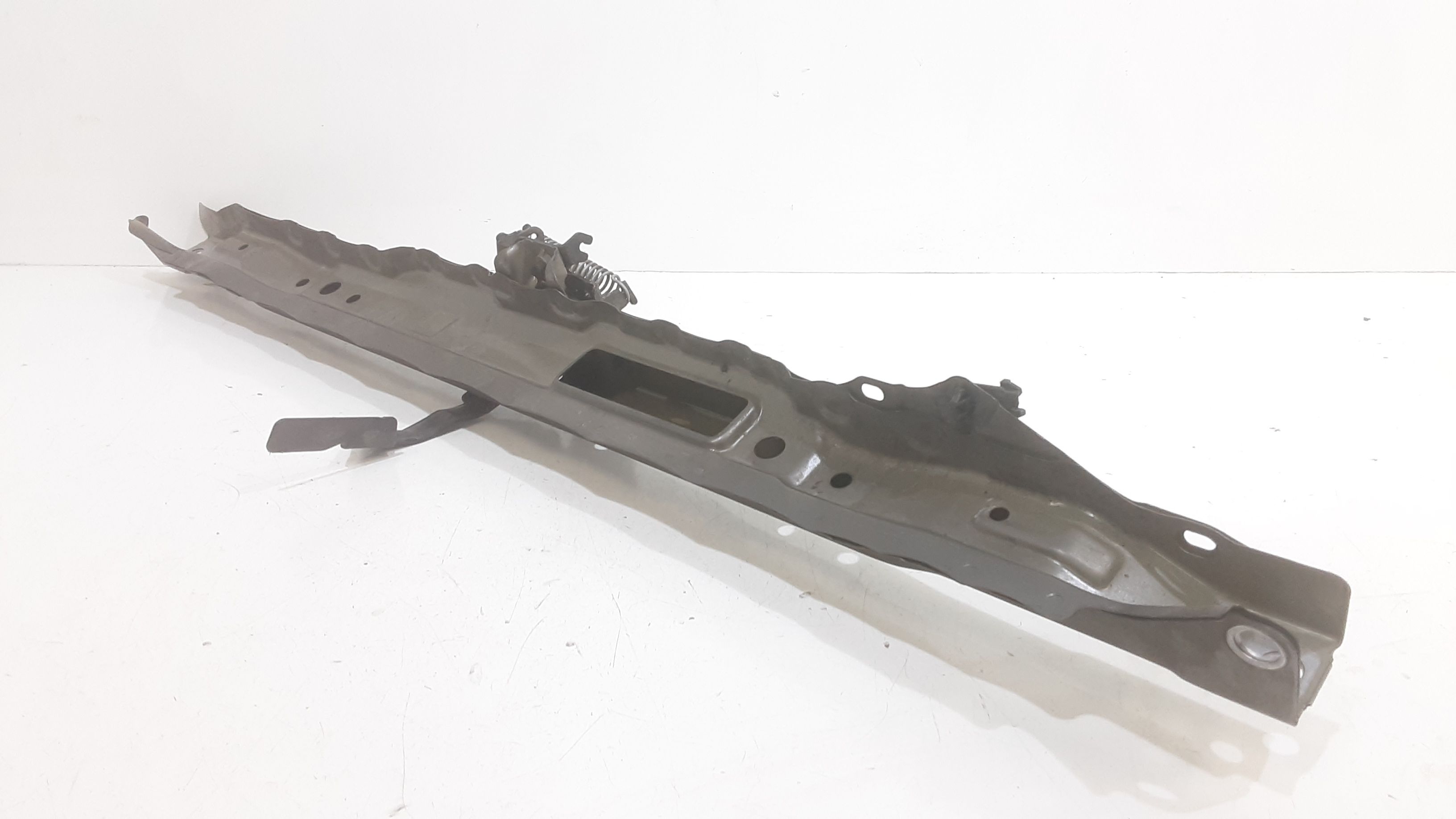 Traversa batticofano TOYOTA Rav4 Serie (18>)