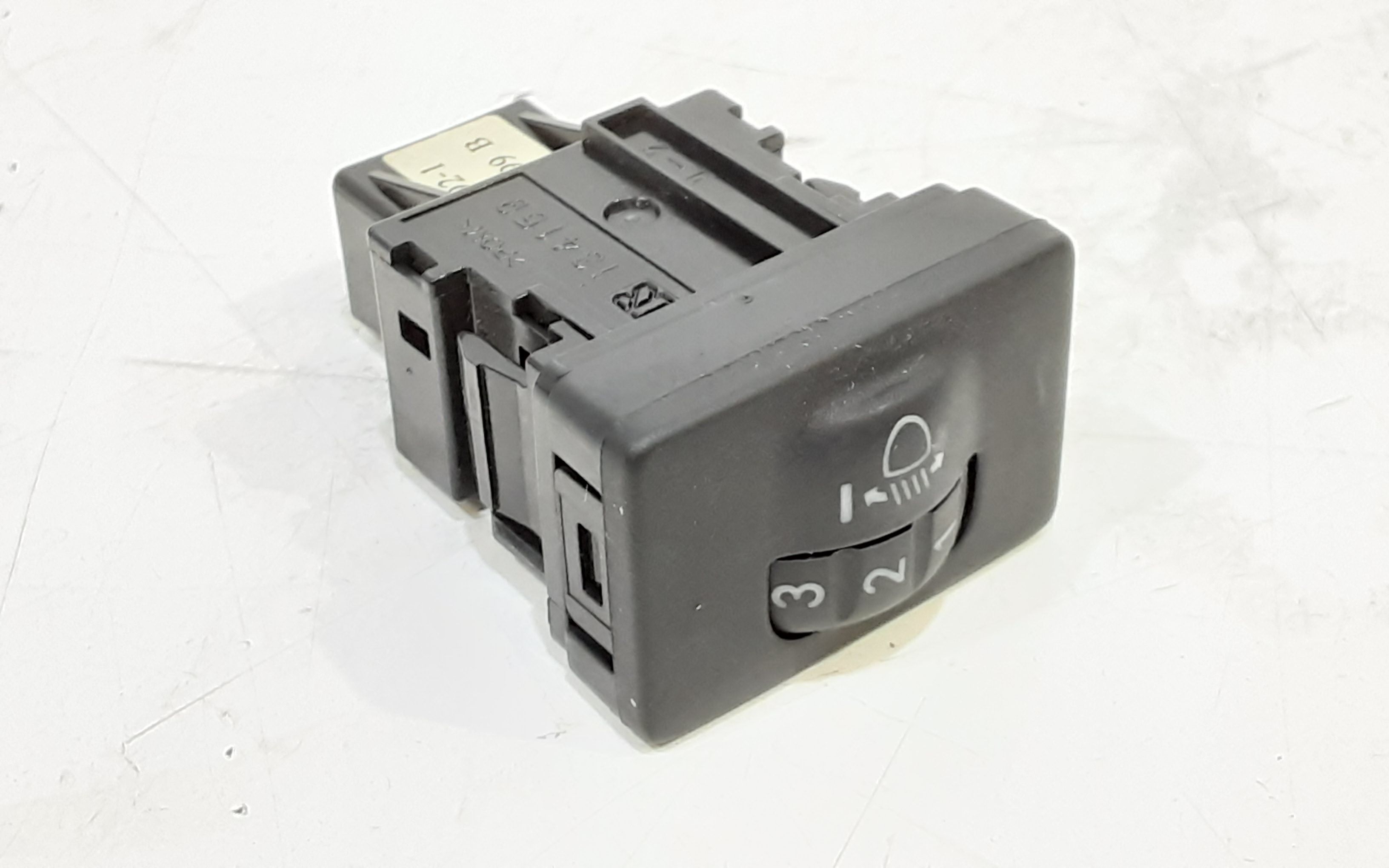 Regolatore Fari TOYOTA Verso 1 Serie