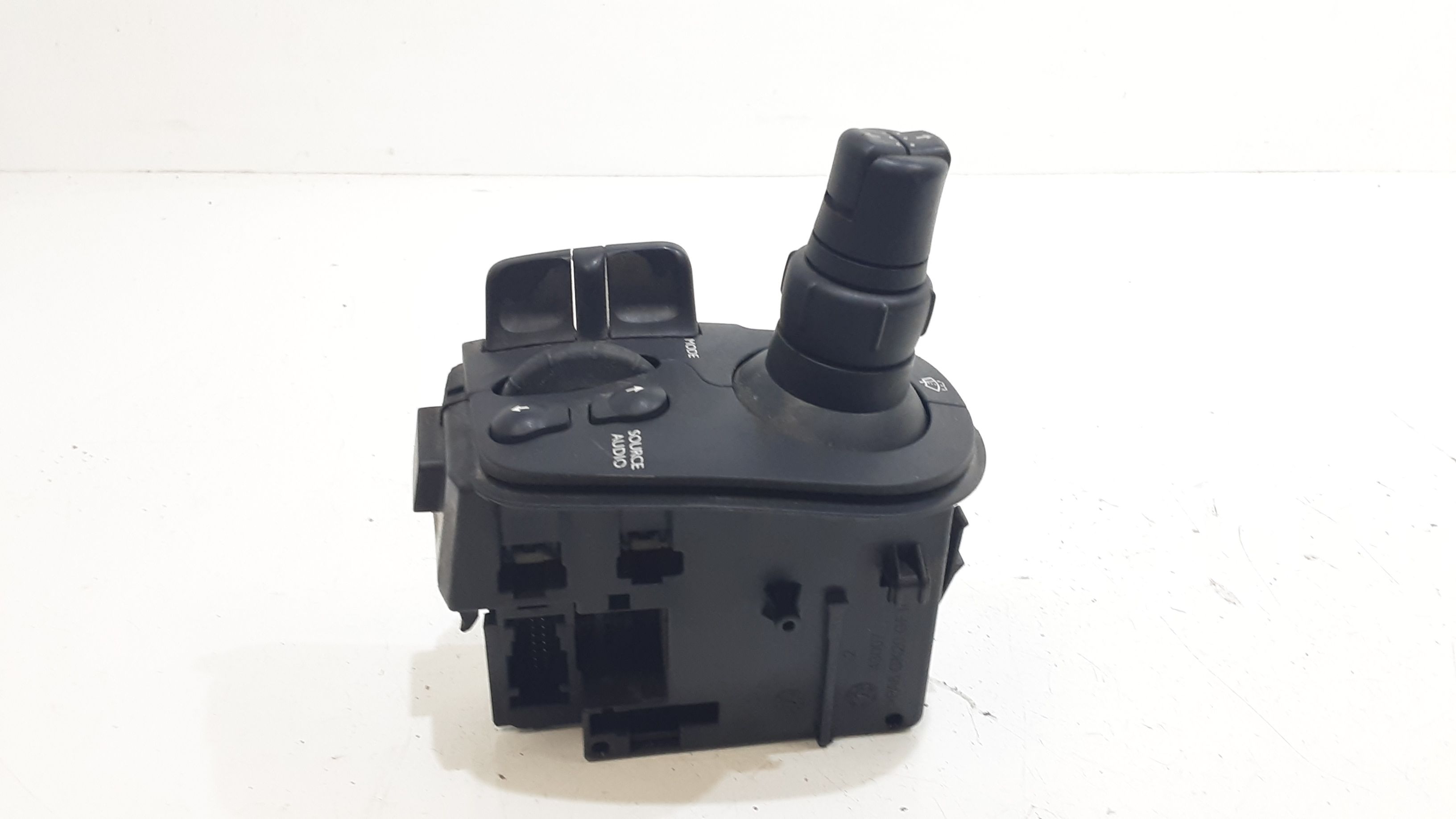 Devioluci destro RENAULT Clio Serie (04>08)