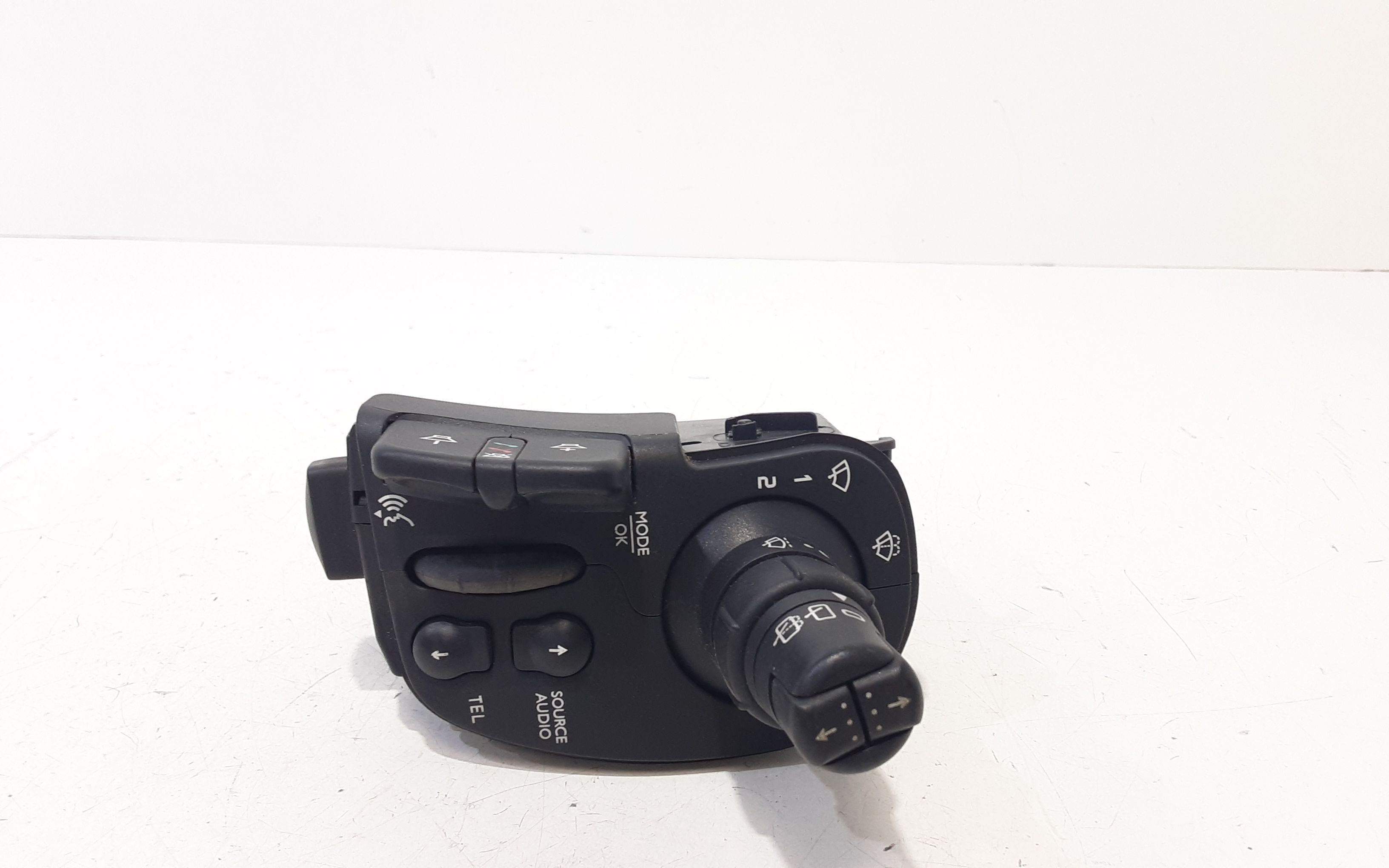 Devioluci destro RENAULT Clio Serie (08>15)