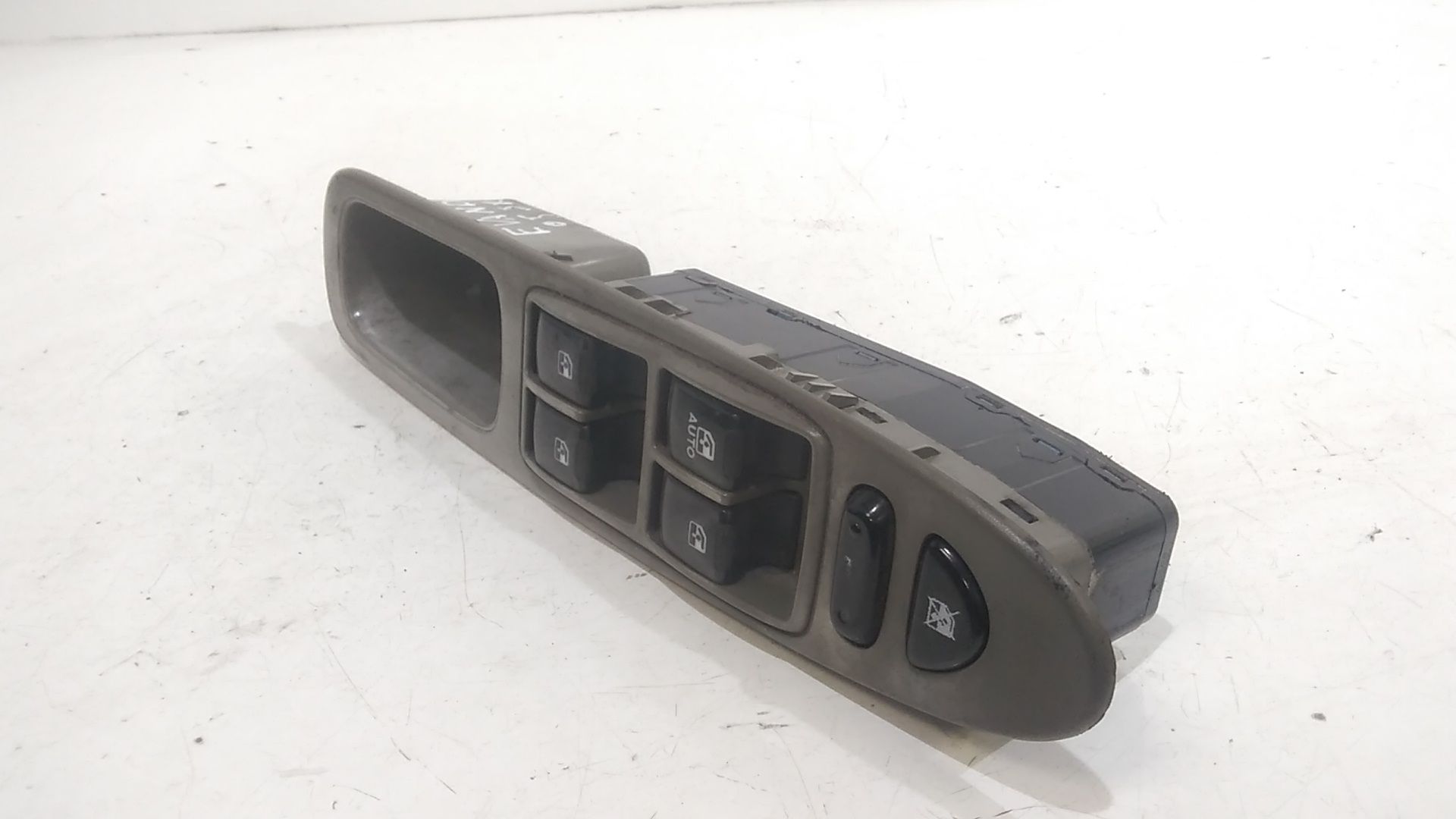 Pulsantiera anteriore sinistra Guida CHEVROLET Evanda Serie (04>06)