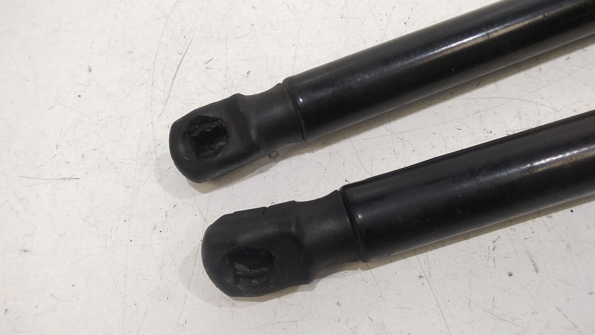 Pistoncini cofano Post. AUDI A3 Sportback (8YA) (19>)