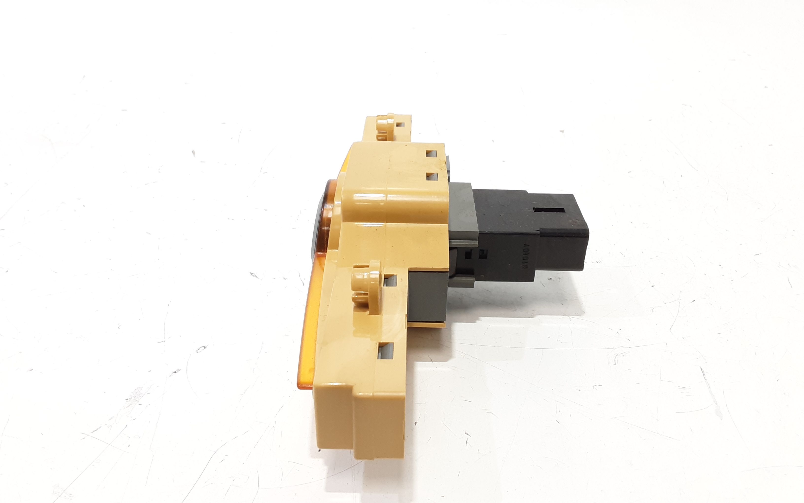 Pulsante luci di emergenza KIA Carens 2 Serie