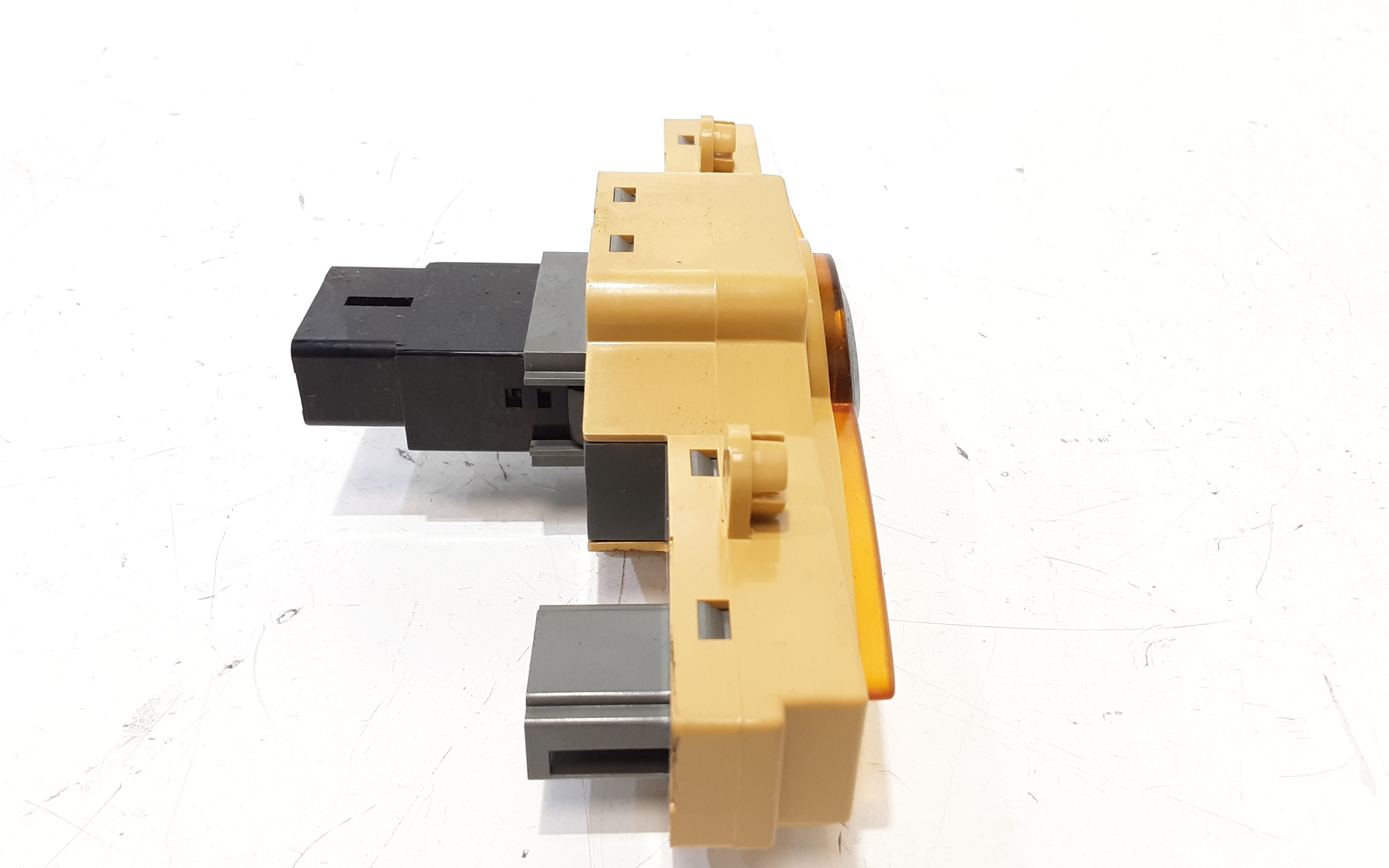 Pulsante luci di emergenza KIA Carens 2 Serie