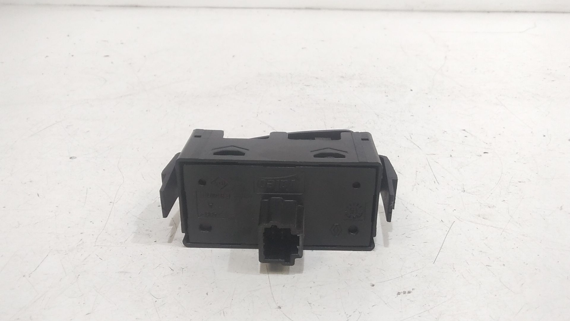 Pulsante luci di emergenza DACIA Logan Serie MCV (13>)