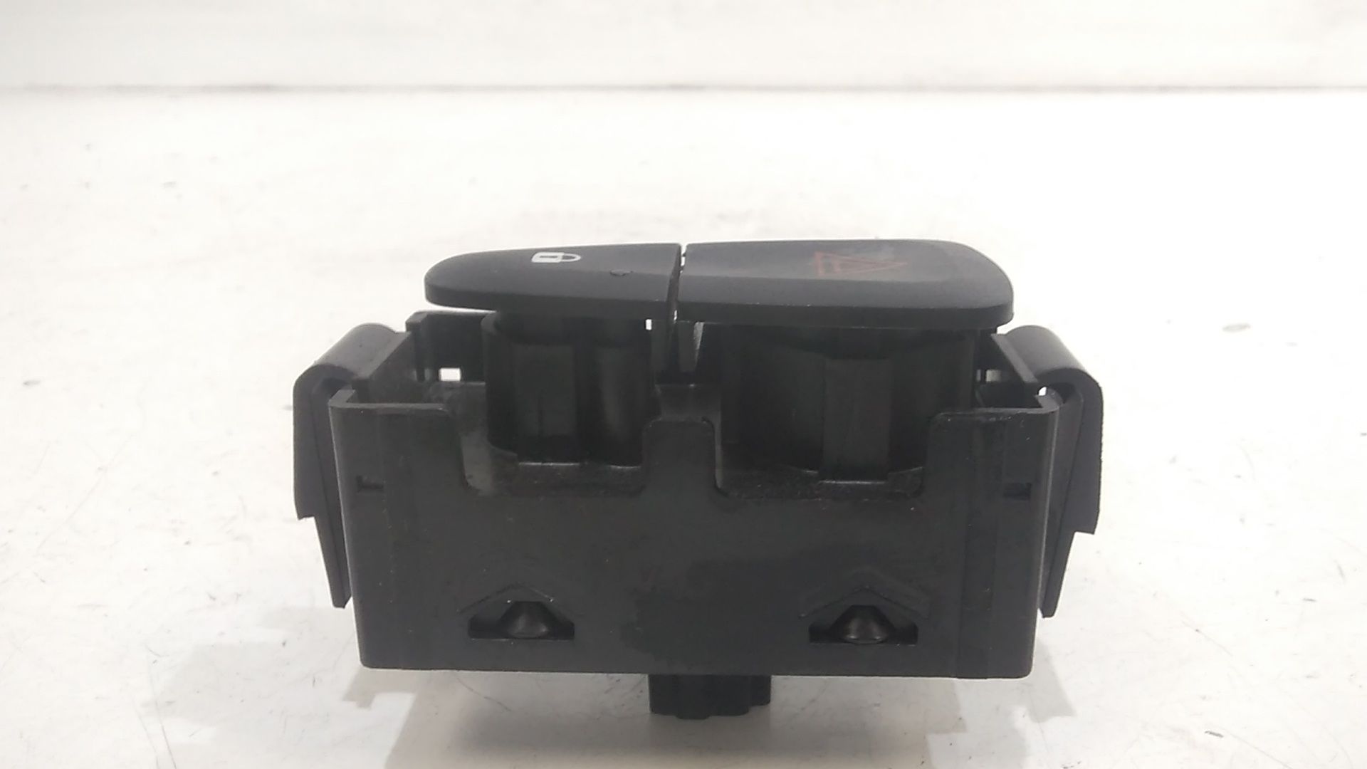 Pulsante luci di emergenza DACIA Logan Serie MCV (13>)