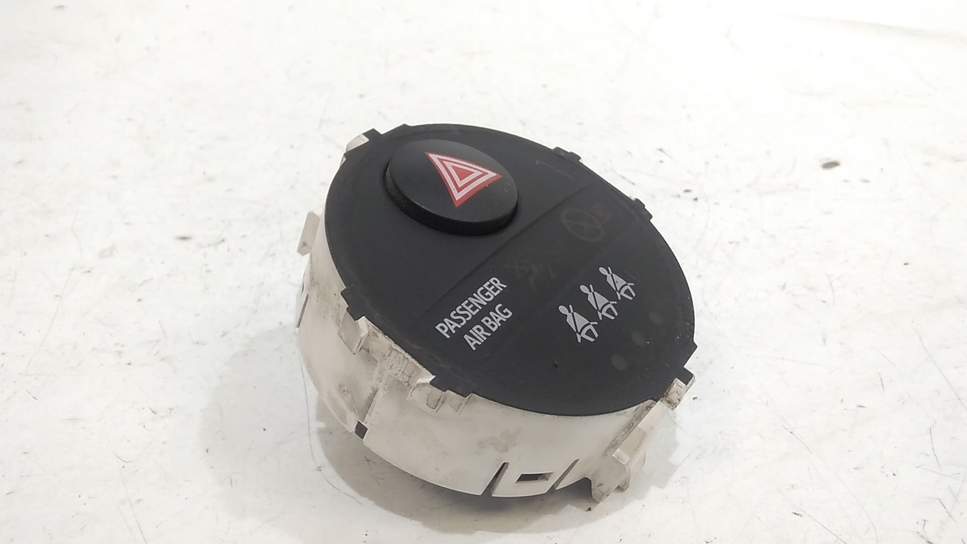 Pulsante luci di emergenza TOYOTA Yaris Serie (11>13)