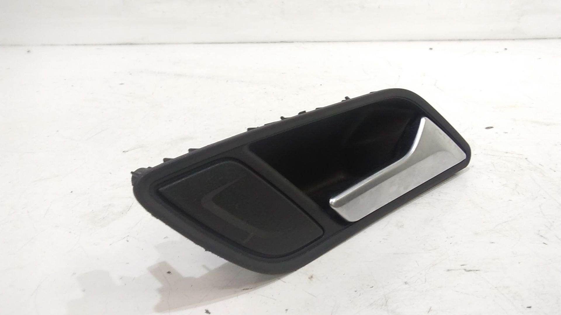 Maniglia interna Posteriore Sinistra AUDI A3 Sportback (8YA) (19>)