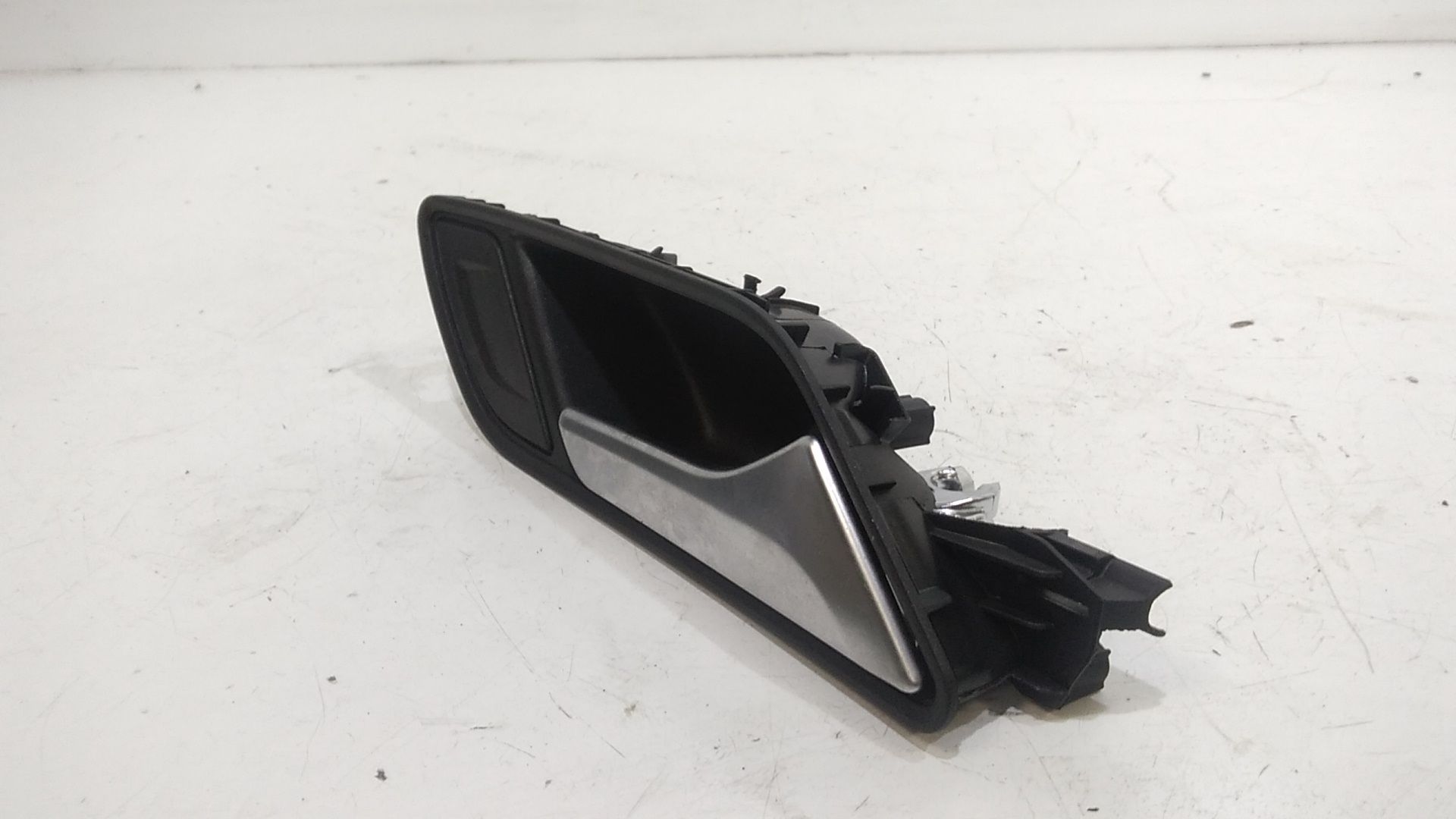 Maniglia interna Posteriore Sinistra AUDI A3 Sportback (8YA) (19>)