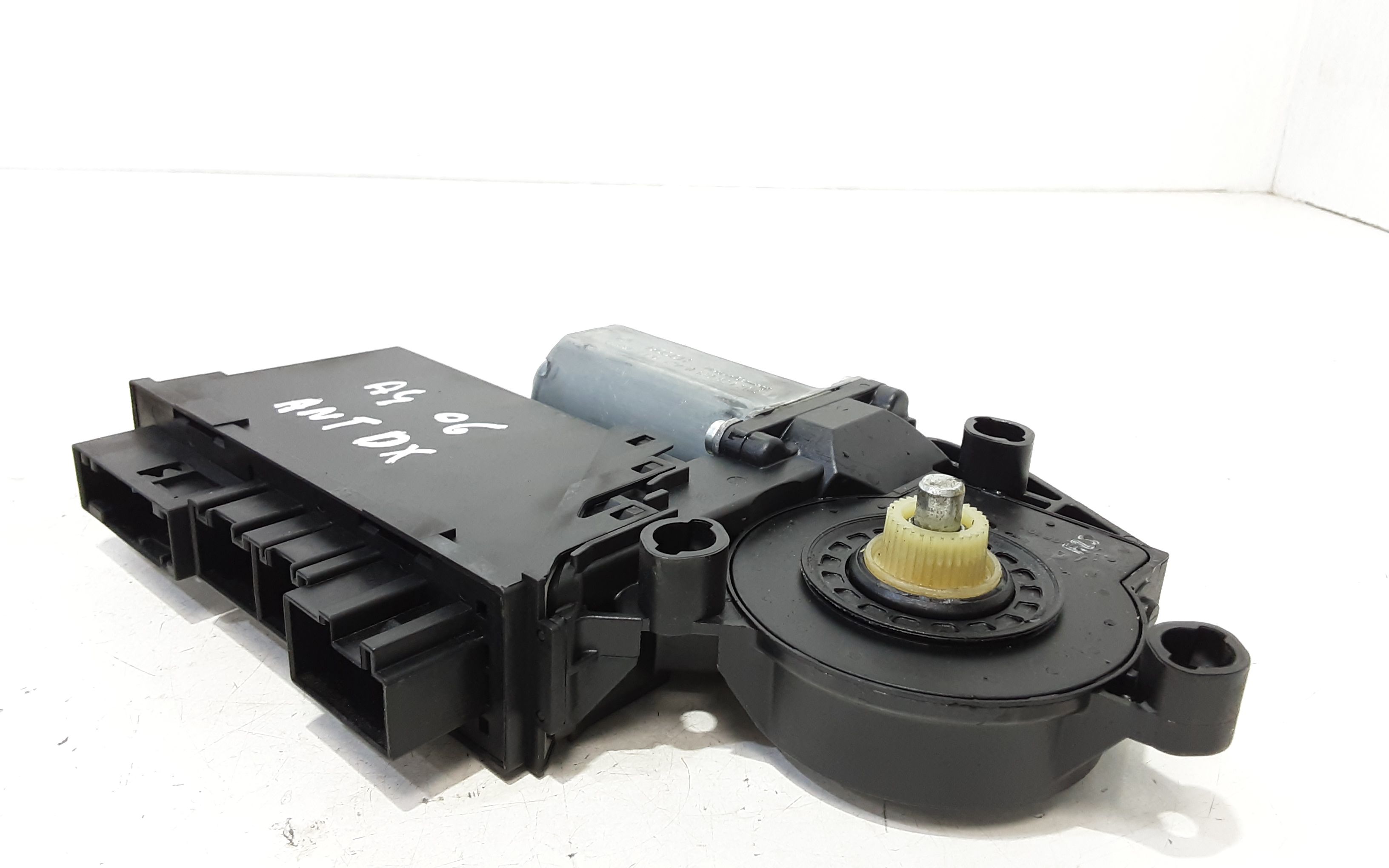 Motorino Alzavetro anteriore destra AUDI A4 Avant (8ED) (04>08)