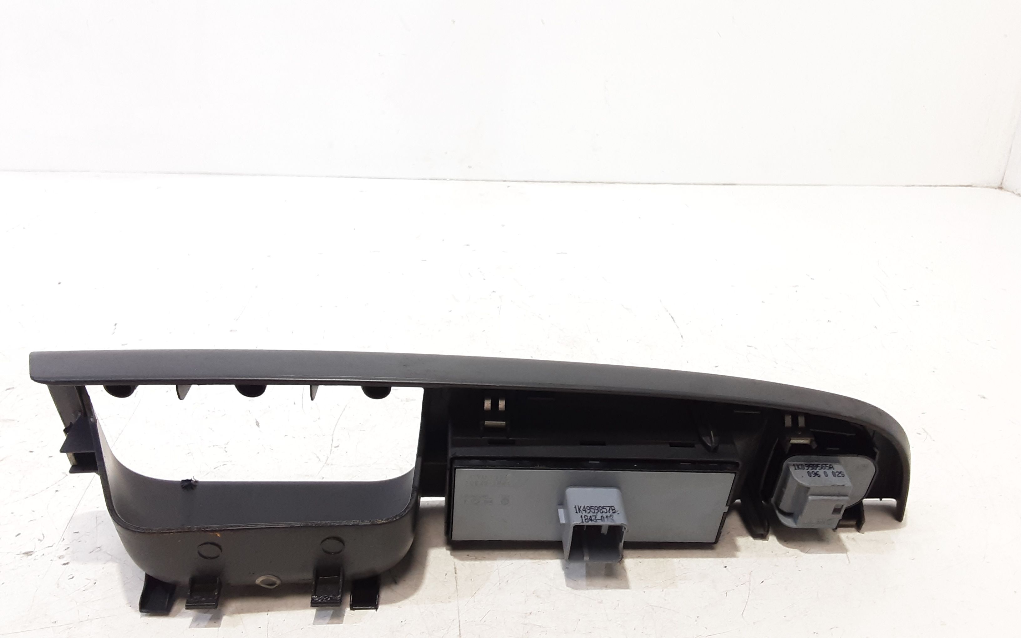 Pulsantiera anteriore sinistra Guida VOLKSWAGEN Golf 5 Berlina (03>08)