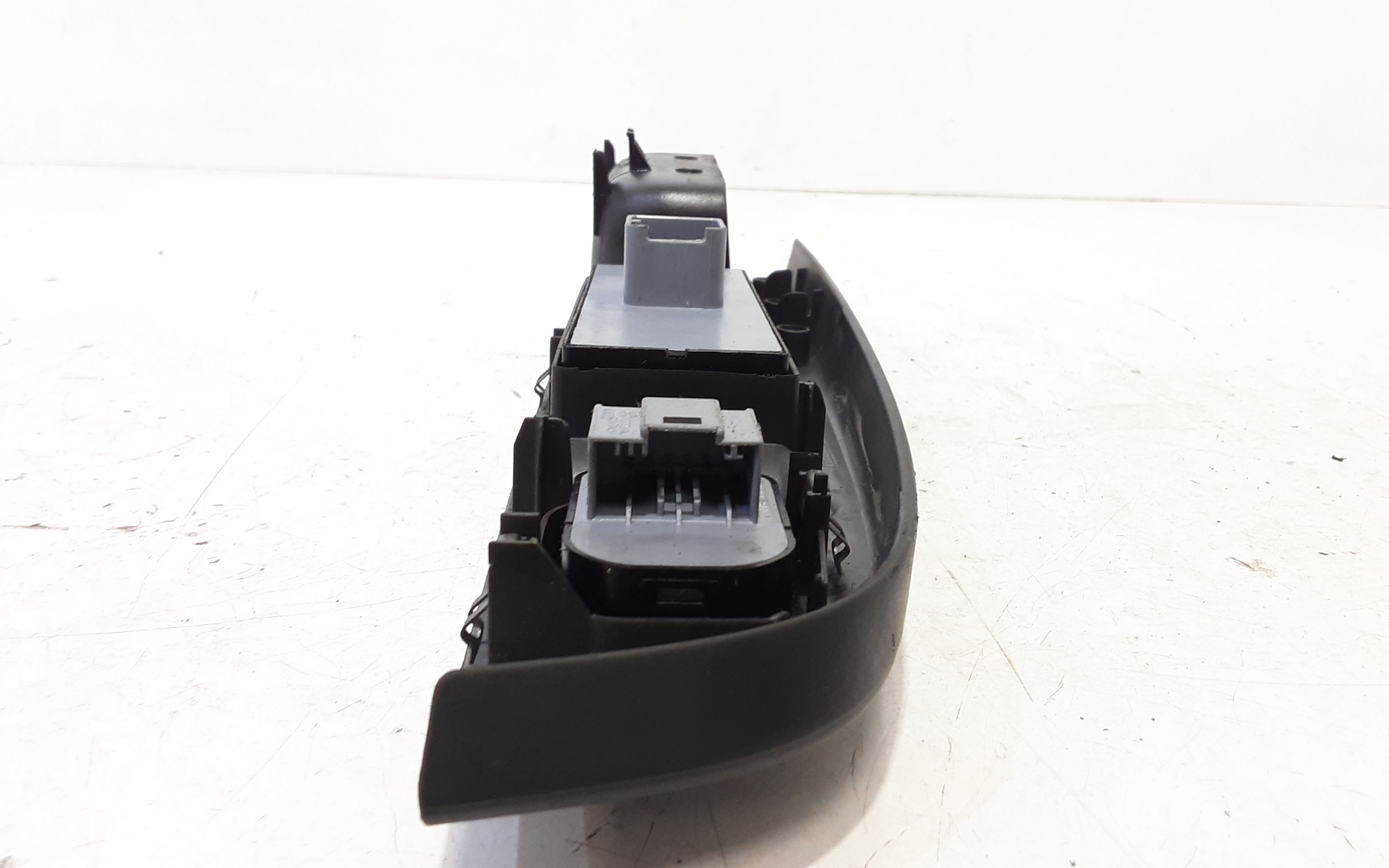 Pulsantiera anteriore sinistra Guida VOLKSWAGEN Golf 5 Berlina (03>08)