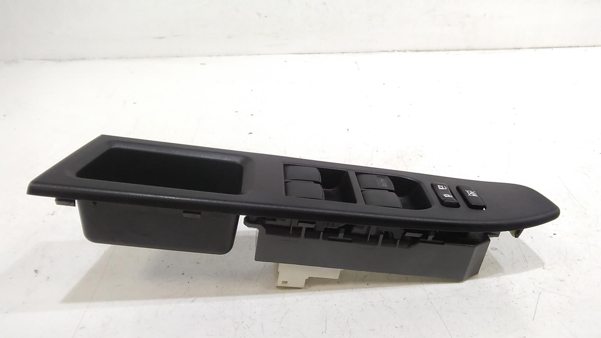 Pulsantiera anteriore sinistra Guida TOYOTA Yaris Serie (17>)