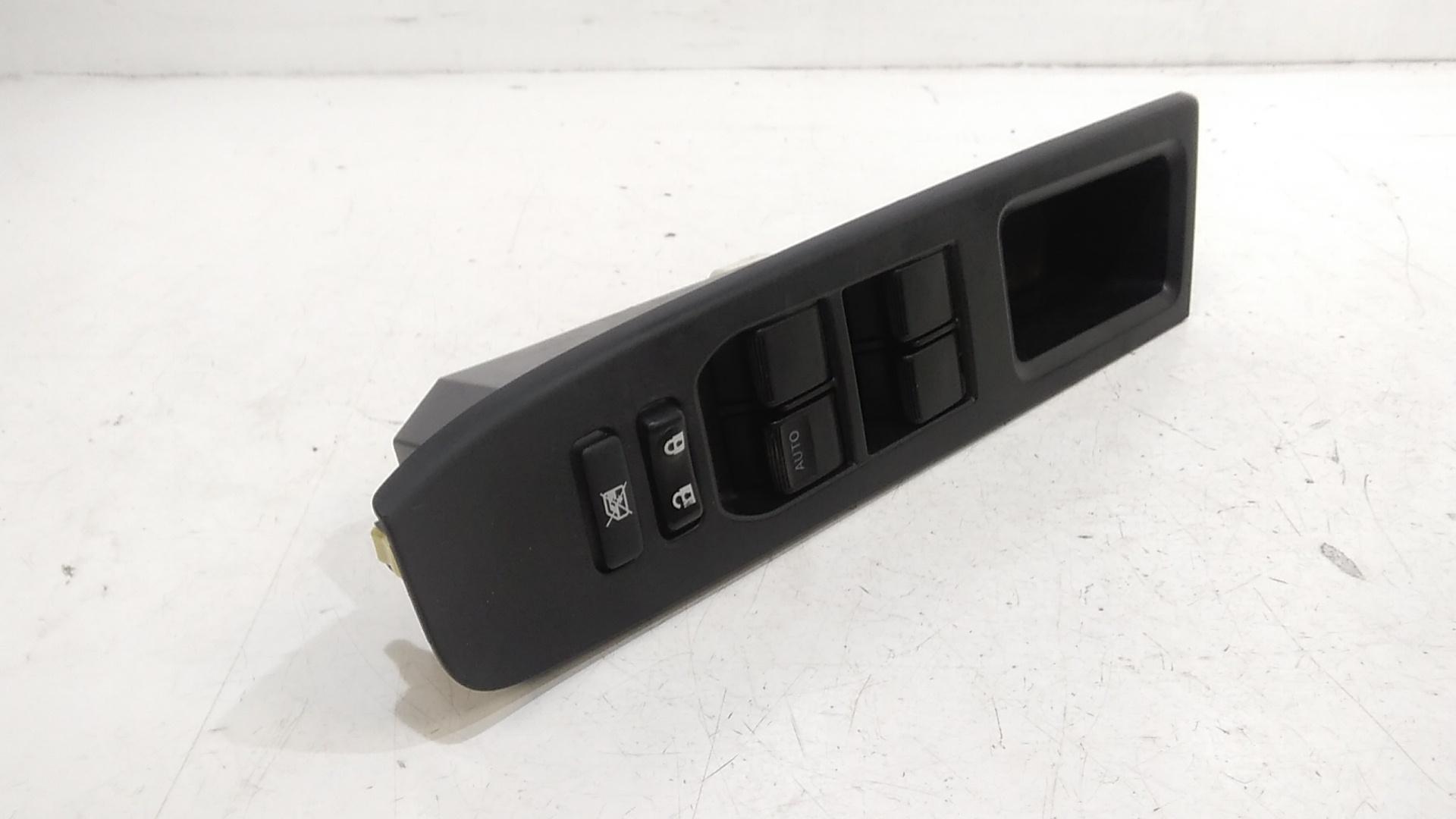 Pulsantiera anteriore sinistra Guida TOYOTA Yaris Serie (17>)