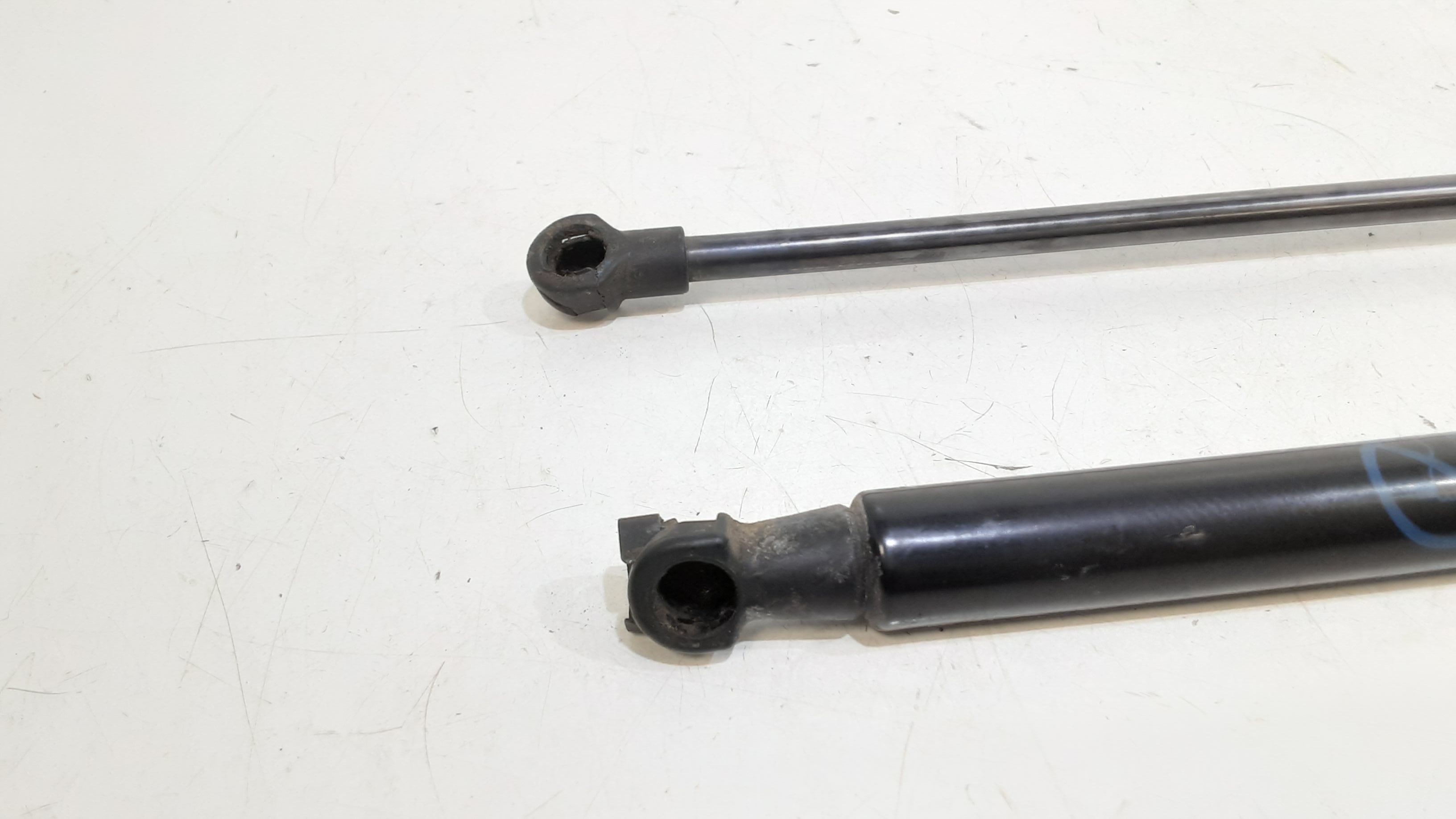 Pistoncini cofano Post. TOYOTA Auris Serie (E180) (12>18)