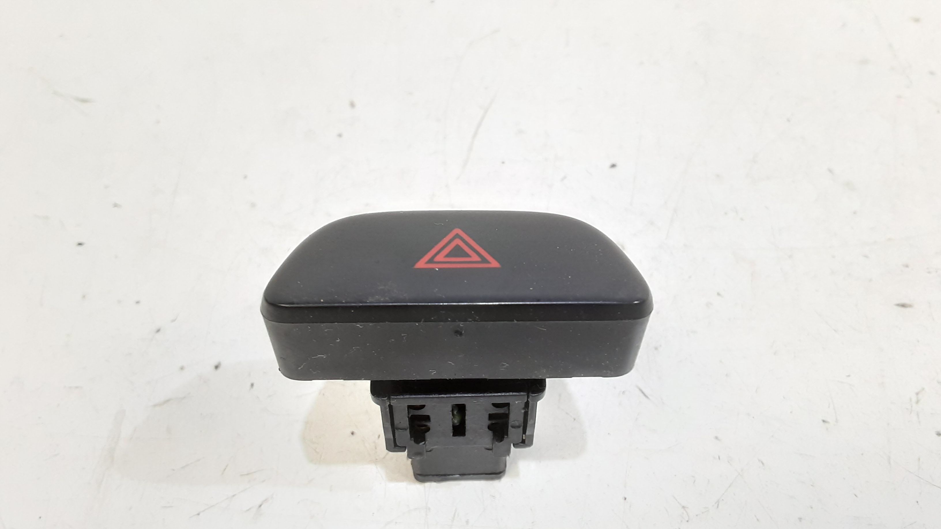 Pulsante luci di emergenza NISSAN Micra 7 Serie