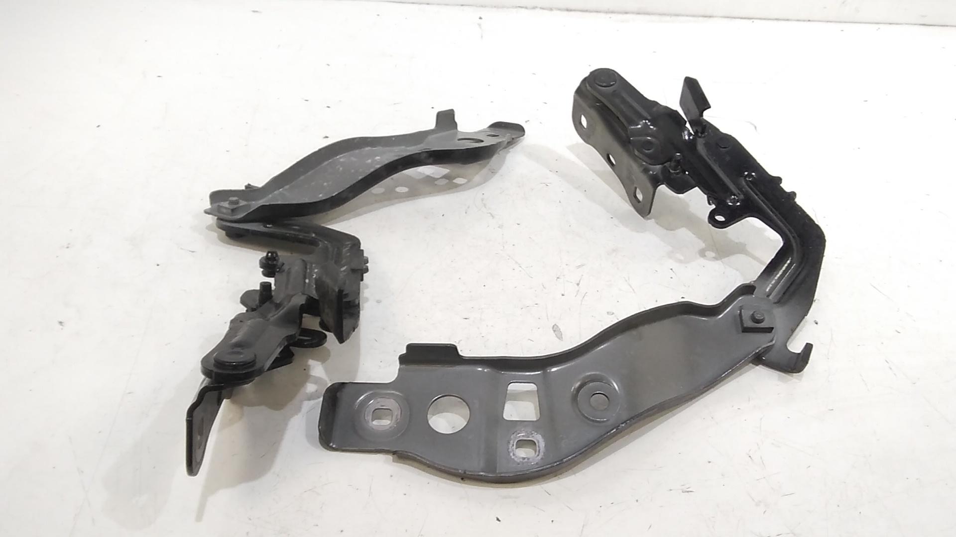 Cerniere cofano anteriore dx e sx MERCEDES GLB Serie (X247) (19>)