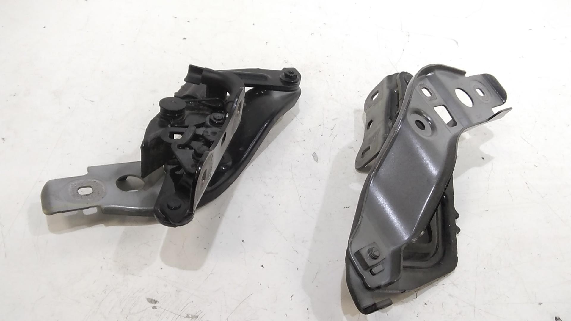 Cerniere cofano anteriore dx e sx MERCEDES GLB Serie (X247) (19>)