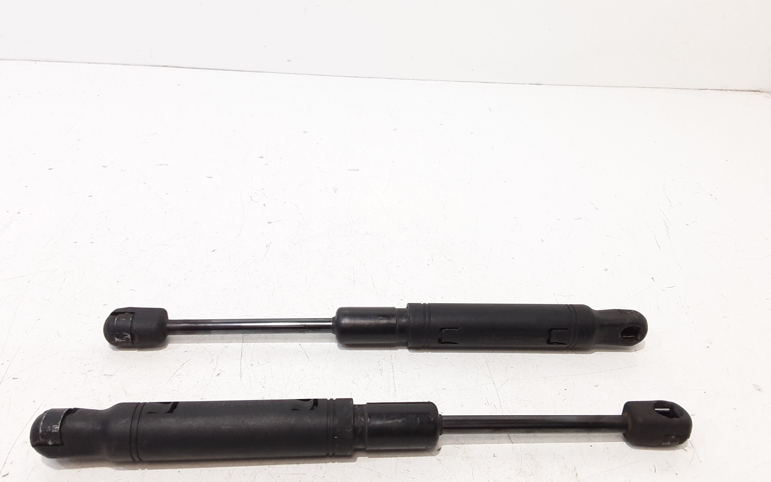 Pistoncini cofano ant BMW Serie 5 Touring F10