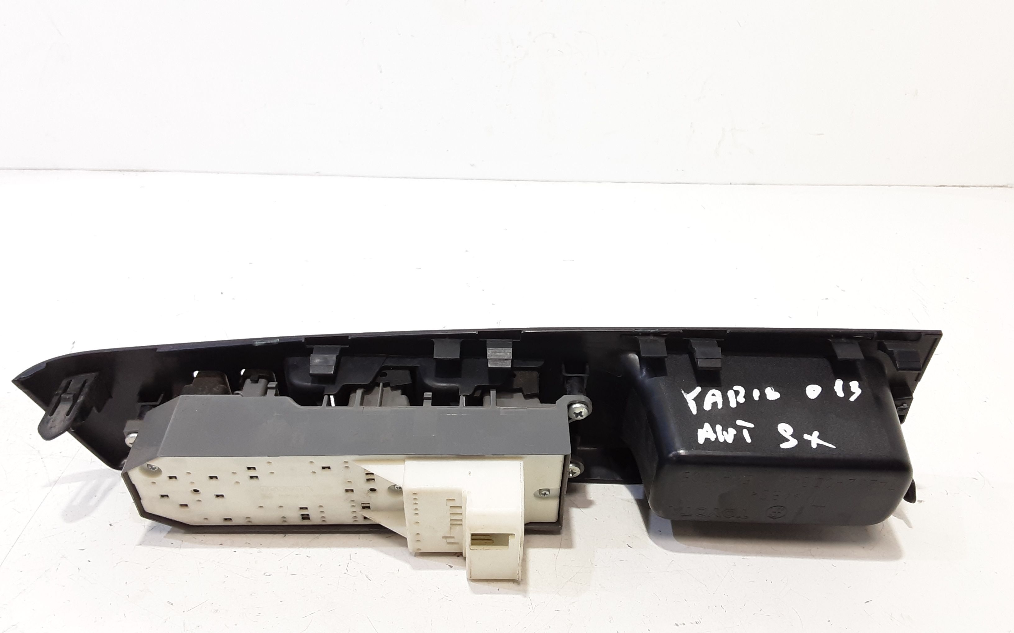 Pulsantiera anteriore sinistra Guida TOYOTA Yaris Serie