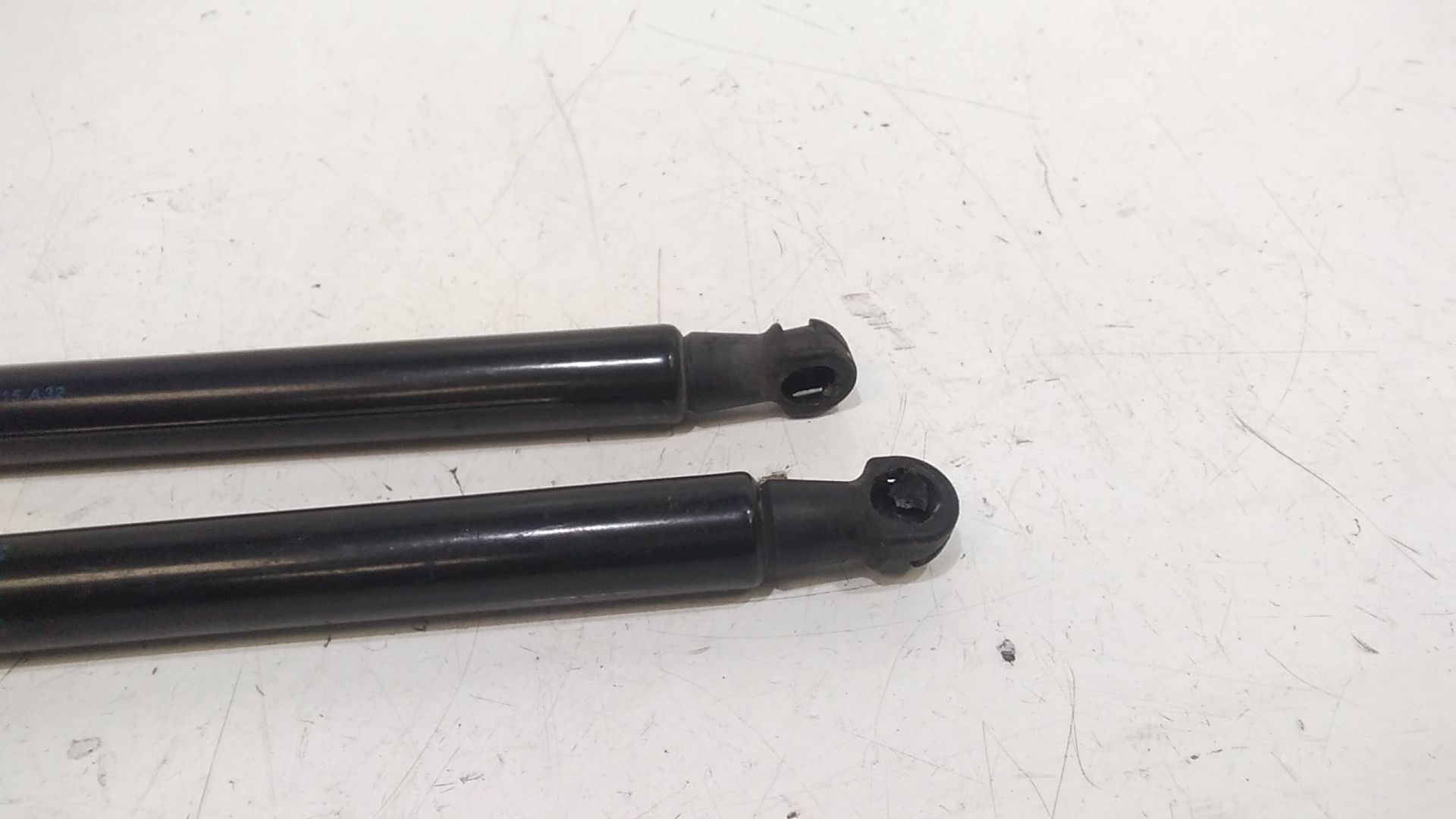 Pistoncini cofano Post. SMART Forfour 453