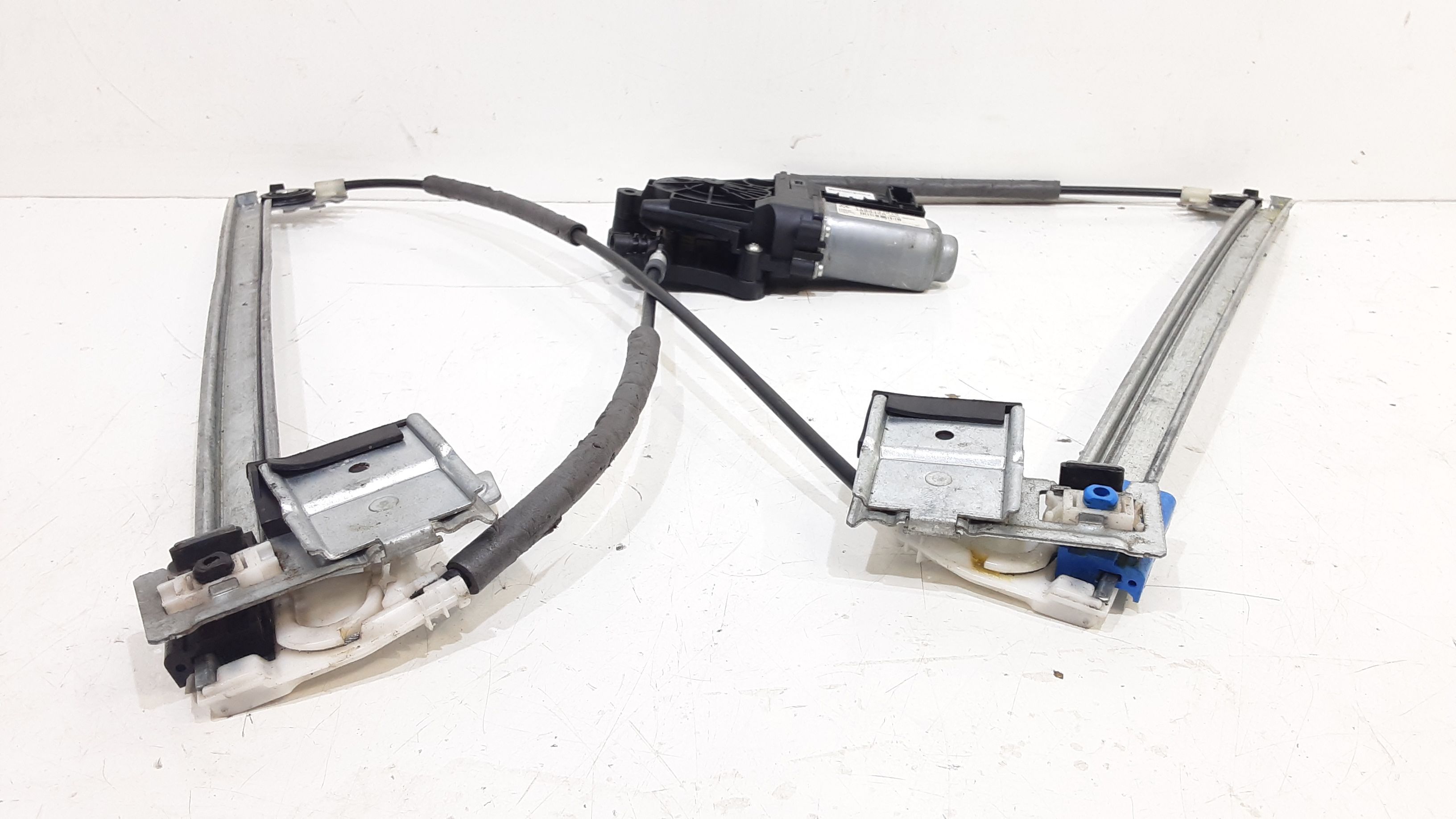 Cremagliera anteriore sinistra Guida VOLKSWAGEN Golf 5 Berlina (03>08)