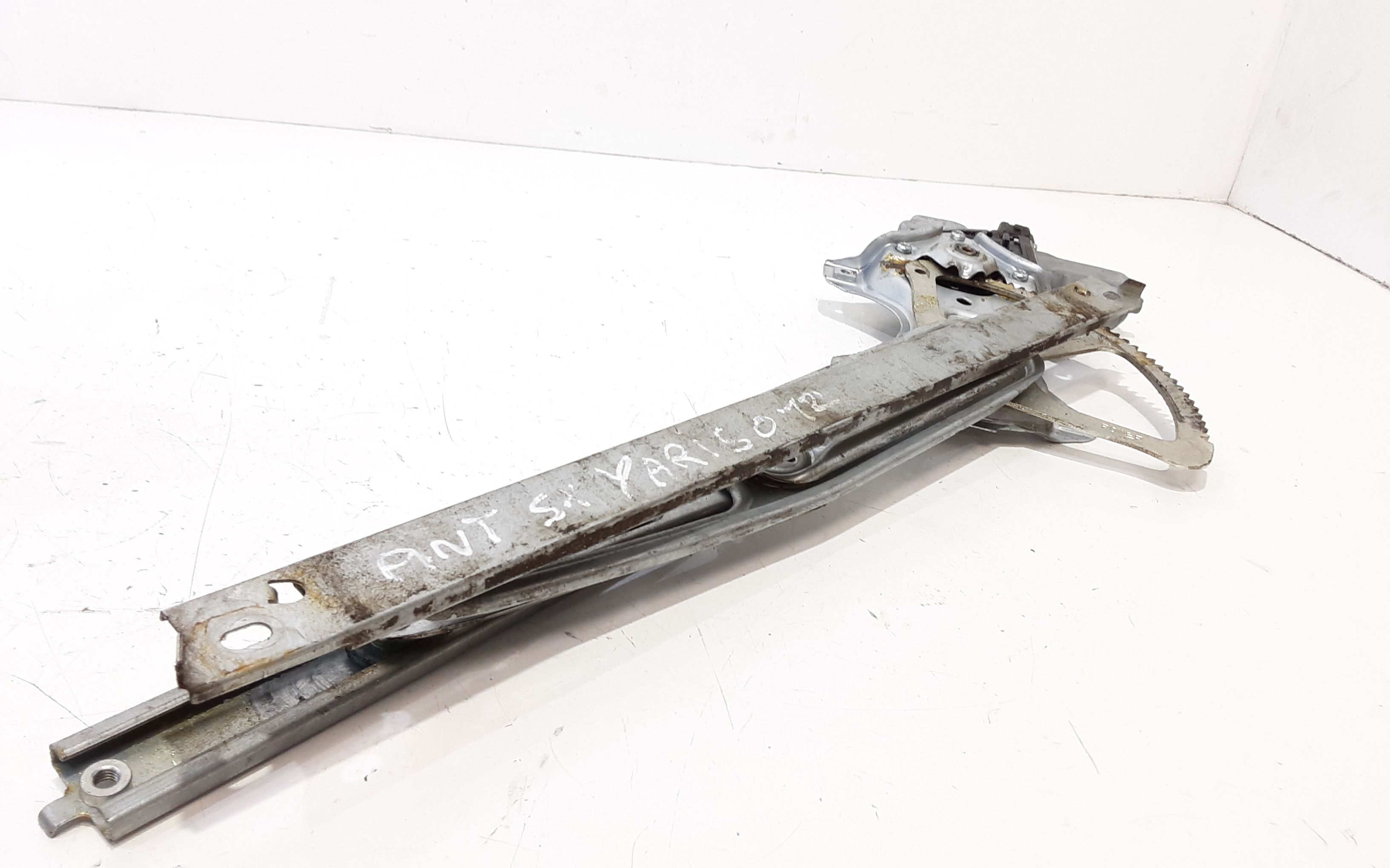 Cremagliera anteriore sinistra Guida TOYOTA Yaris Serie