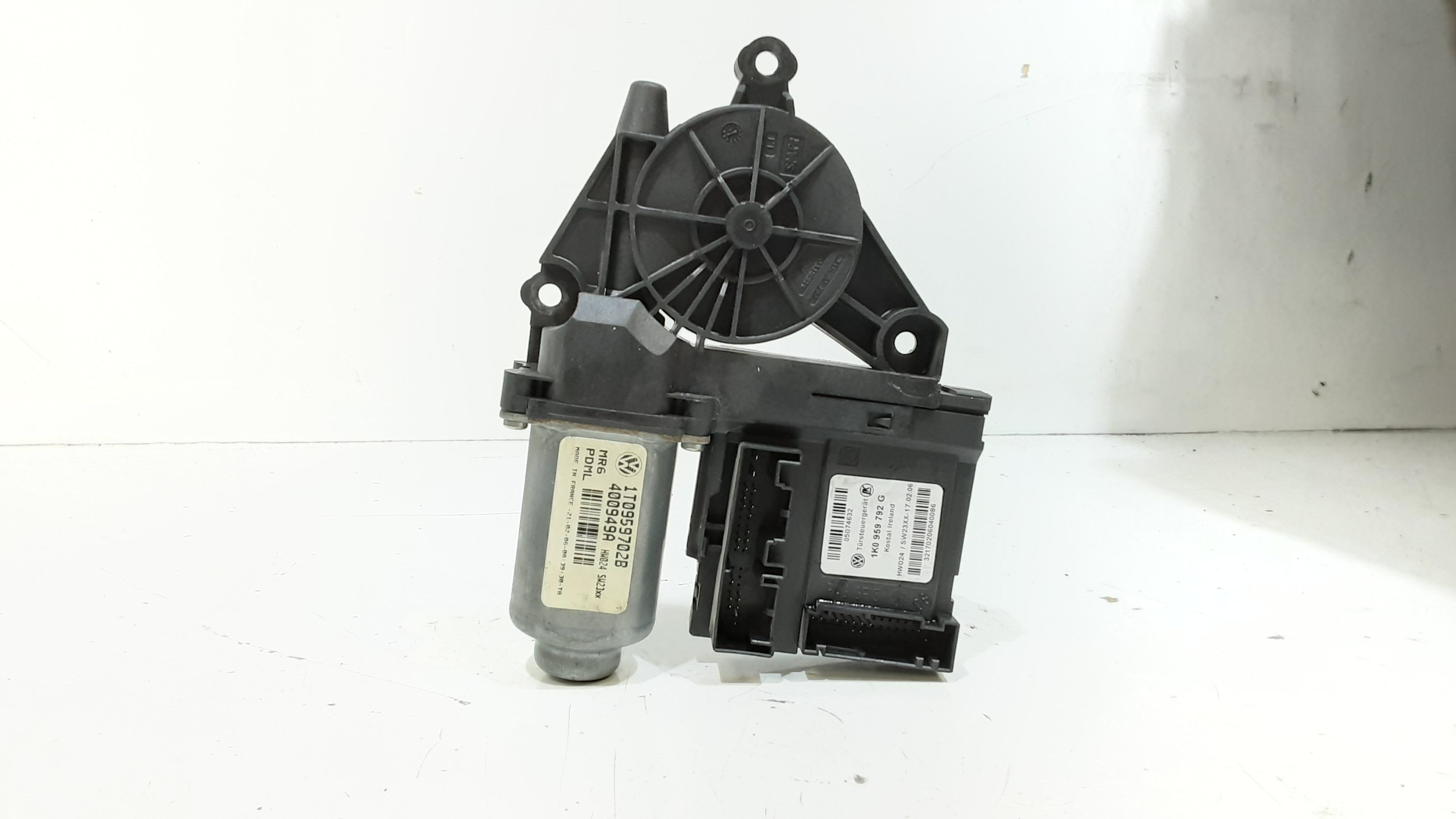 Motorino Alzavetro anteriore destra VOLKSWAGEN Touran 1 Serie