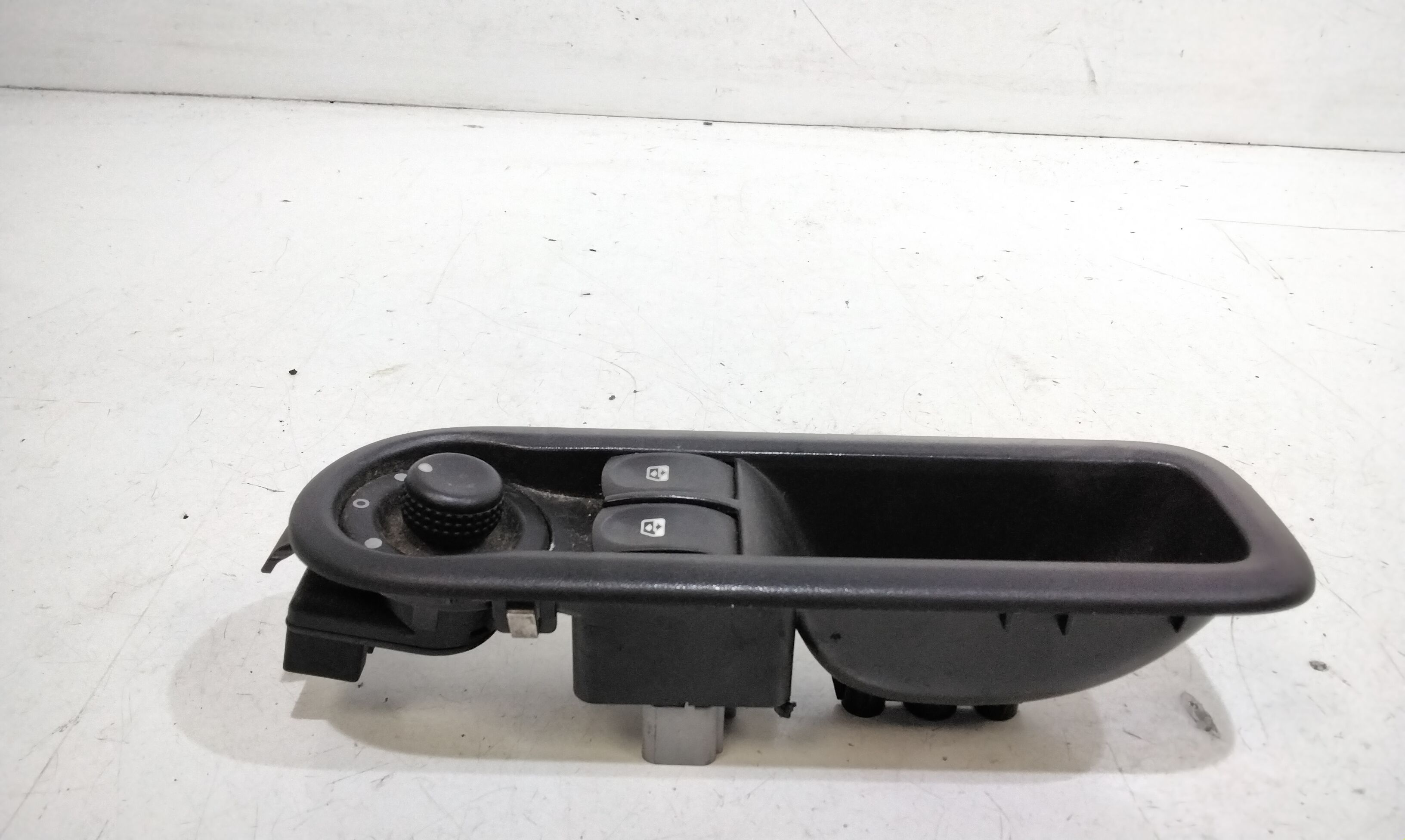 Pulsantiera anteriore sinistra Guida RENAULT Clio Serie (04>08)