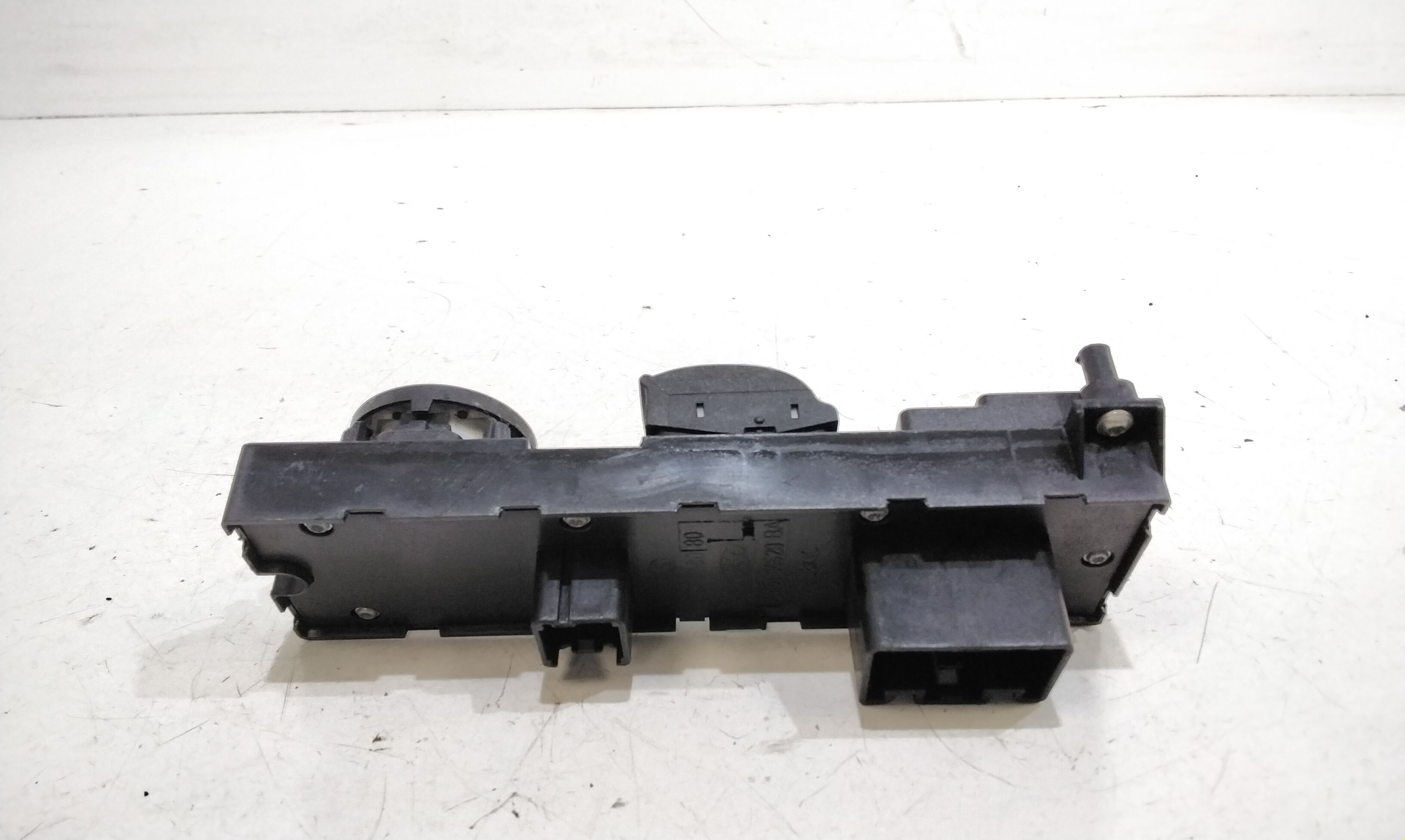 Pulsantiera anteriore sinistra Guida FORD Focus Berlina 4 Serie