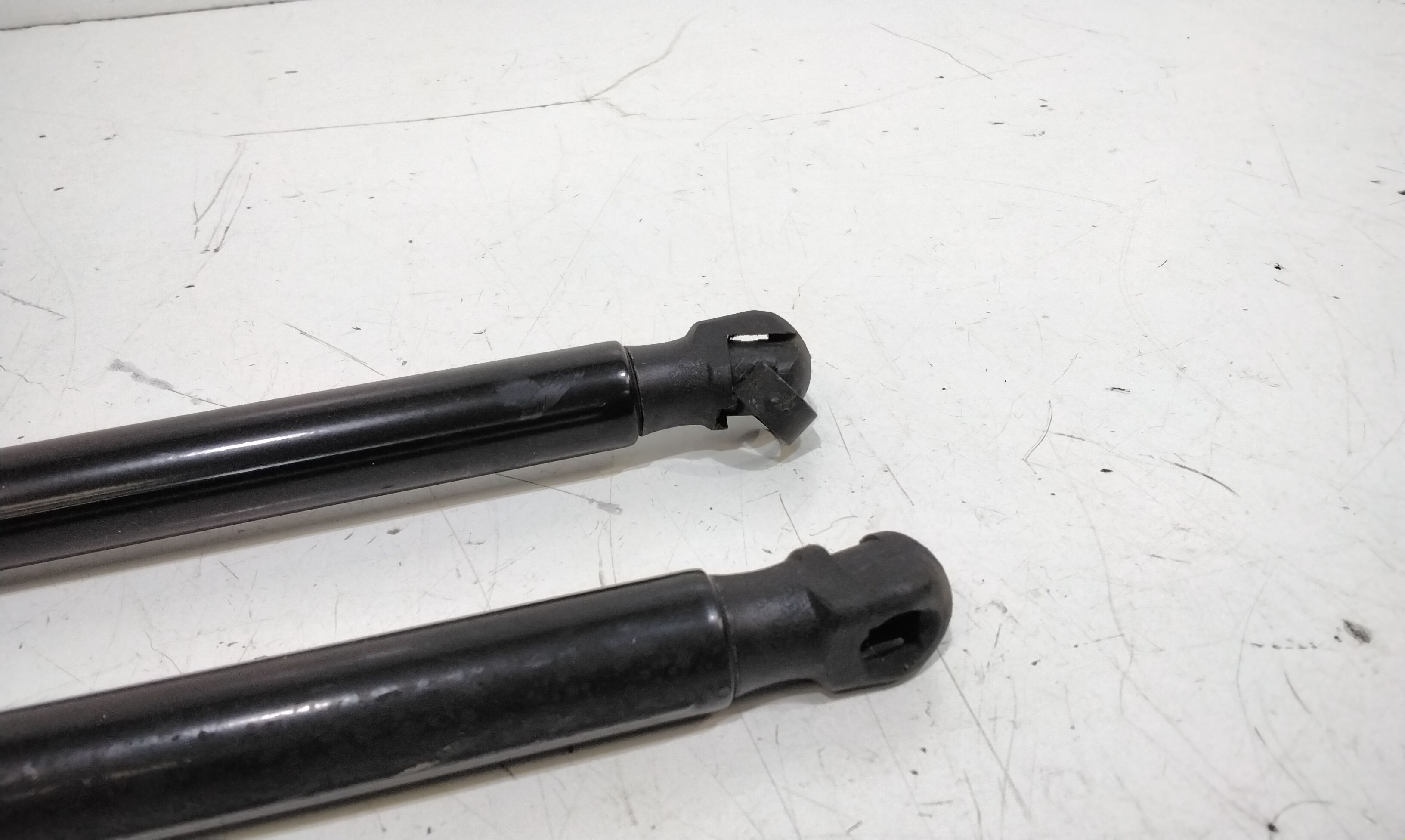 Pistoncini cofano Post. VOLKSWAGEN T-Roc Serie